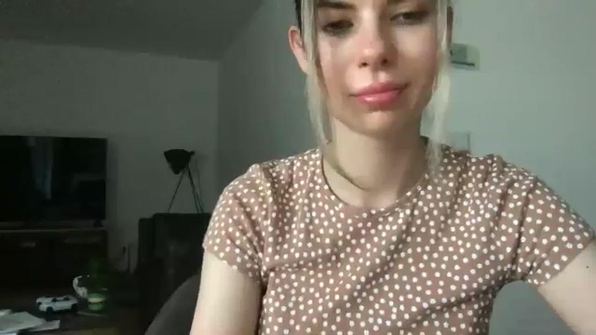 Gallery image thumbnail from neverinmylife's myfreecams stream on, 06/05/2024, 12:31 image 7 of 20