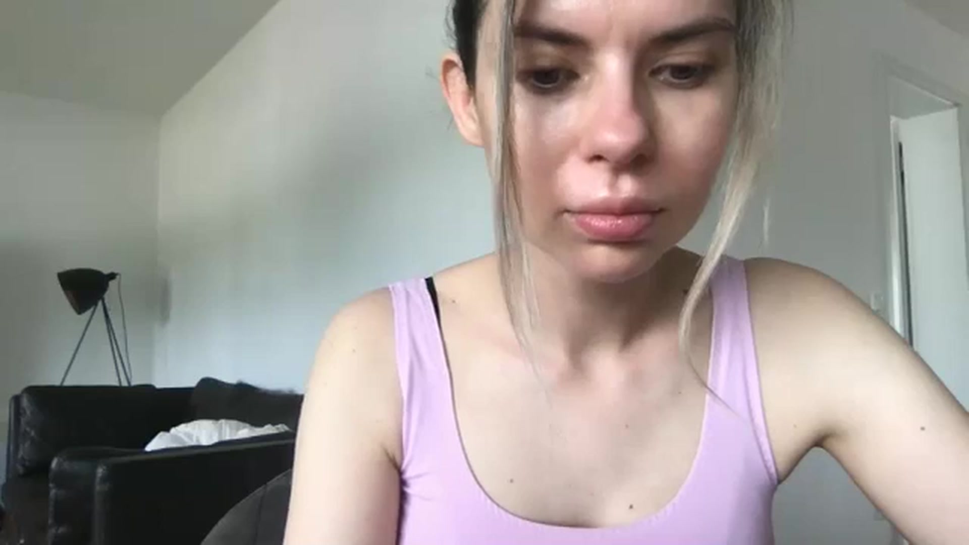 Gallery image thumbnail from neverinmylife's myfreecams stream on, 06/06/2024, 08:59 image 7 of 20