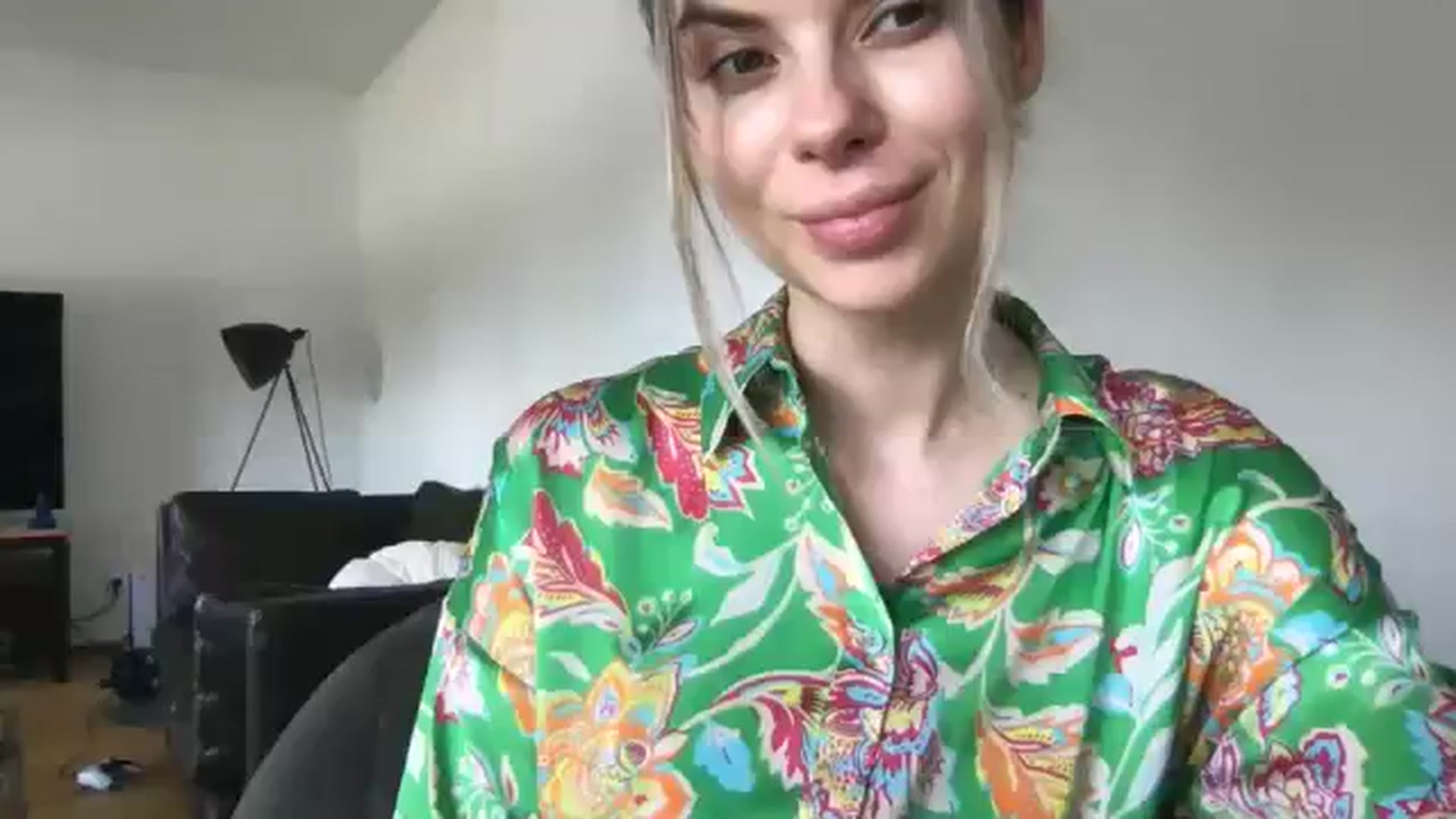 Gallery image thumbnail from neverinmylife's myfreecams stream on, 06/06/2024, 11:46 image 18 of 20