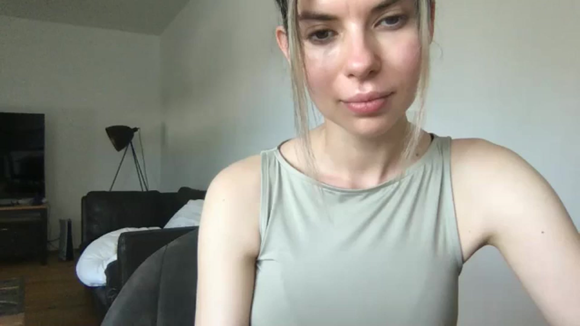 Gallery image thumbnail from neverinmylife's myfreecams stream on, 06/07/2024, 10:36 image 14 of 20