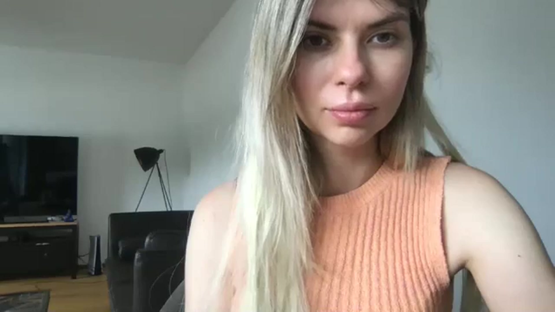 Gallery image thumbnail from neverinmylife's myfreecams stream on, 06/09/2024, 14:46 image 14 of 20