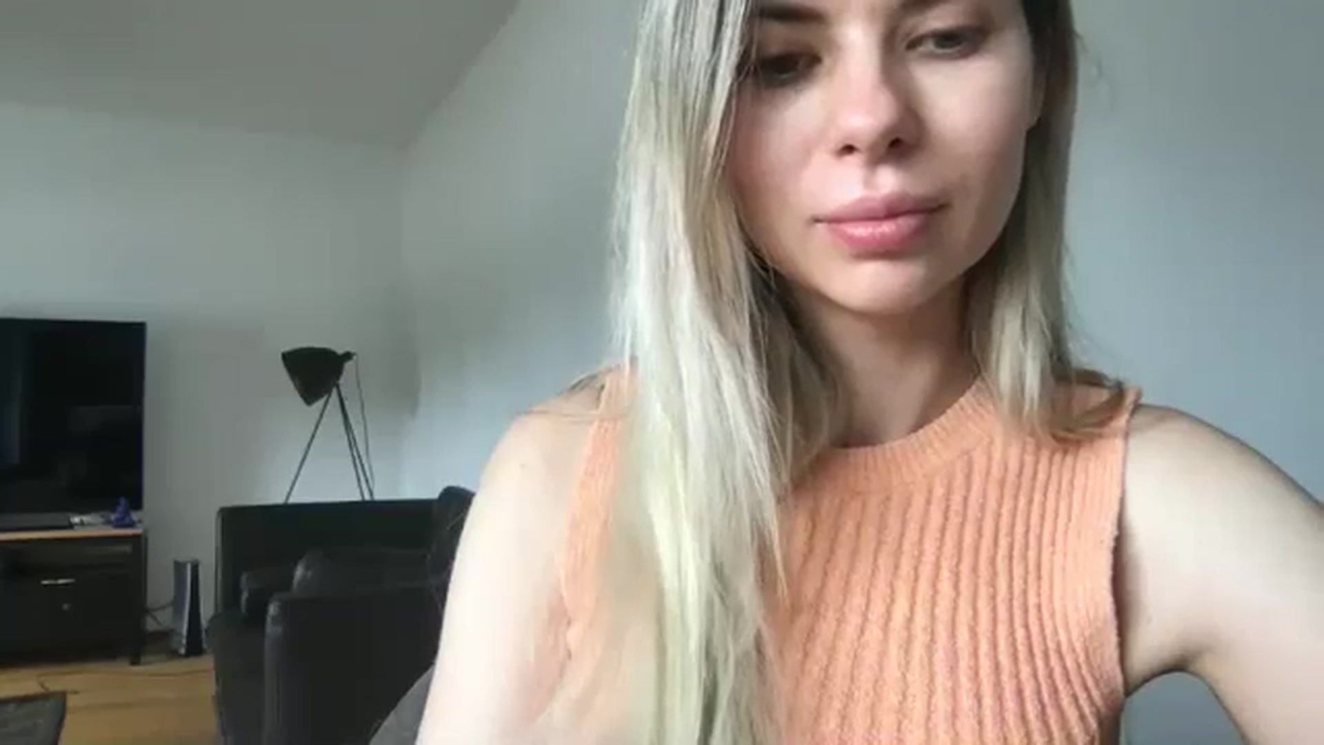 Gallery image thumbnail from neverinmylife's myfreecams stream on, 06/09/2024, 14:46 image 5 of 20