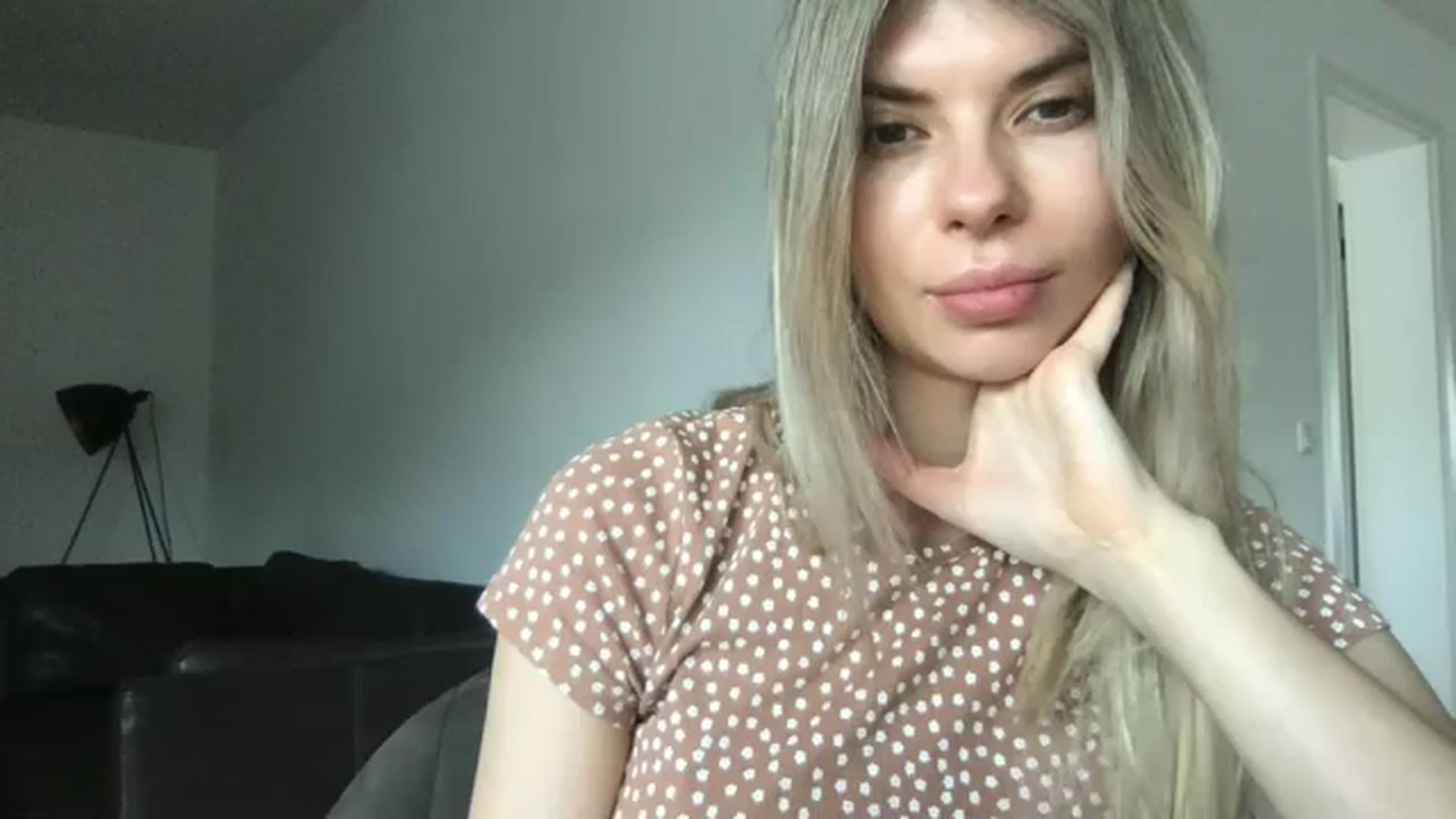 Gallery image thumbnail from neverinmylife's myfreecams stream on, 06/10/2024, 09:43 image 18 of 20