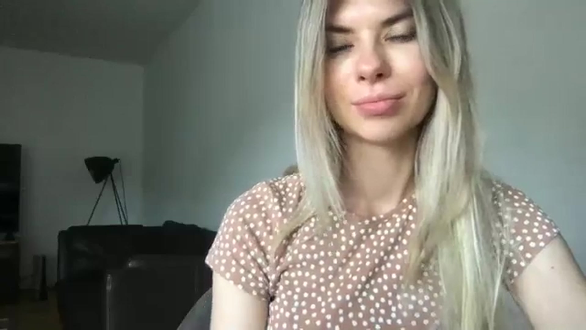 Gallery image thumbnail from neverinmylife's myfreecams stream on, 06/10/2024, 09:43 image 19 of 20