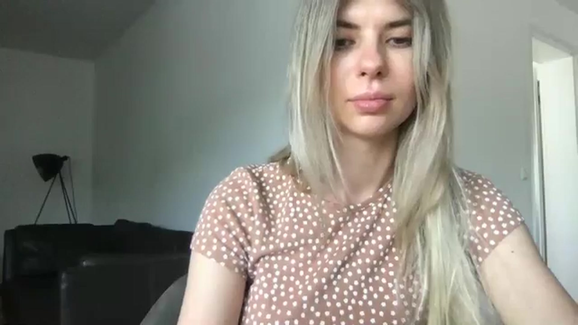 Gallery image thumbnail from neverinmylife's myfreecams stream on, 06/10/2024, 09:43 image 13 of 20