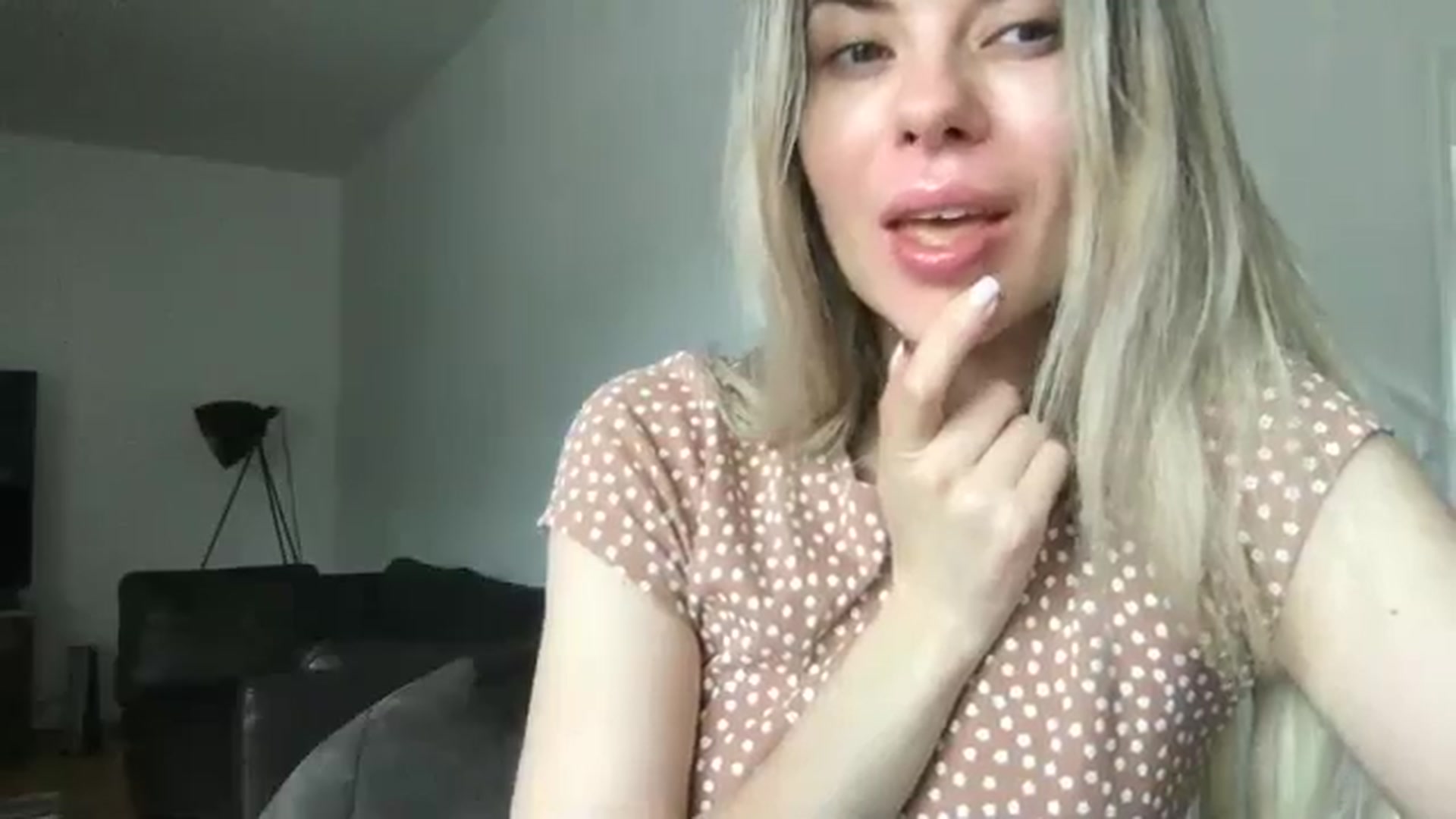 Gallery image thumbnail from neverinmylife's myfreecams stream on, 06/11/2024, 09:33 image 5 of 20