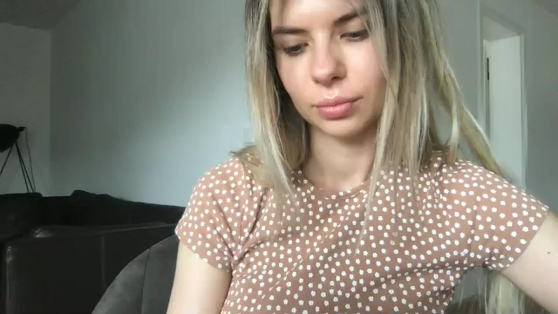 Gallery image thumbnail from neverinmylife's myfreecams stream on, 06/11/2024, 10:14 image 17 of 20