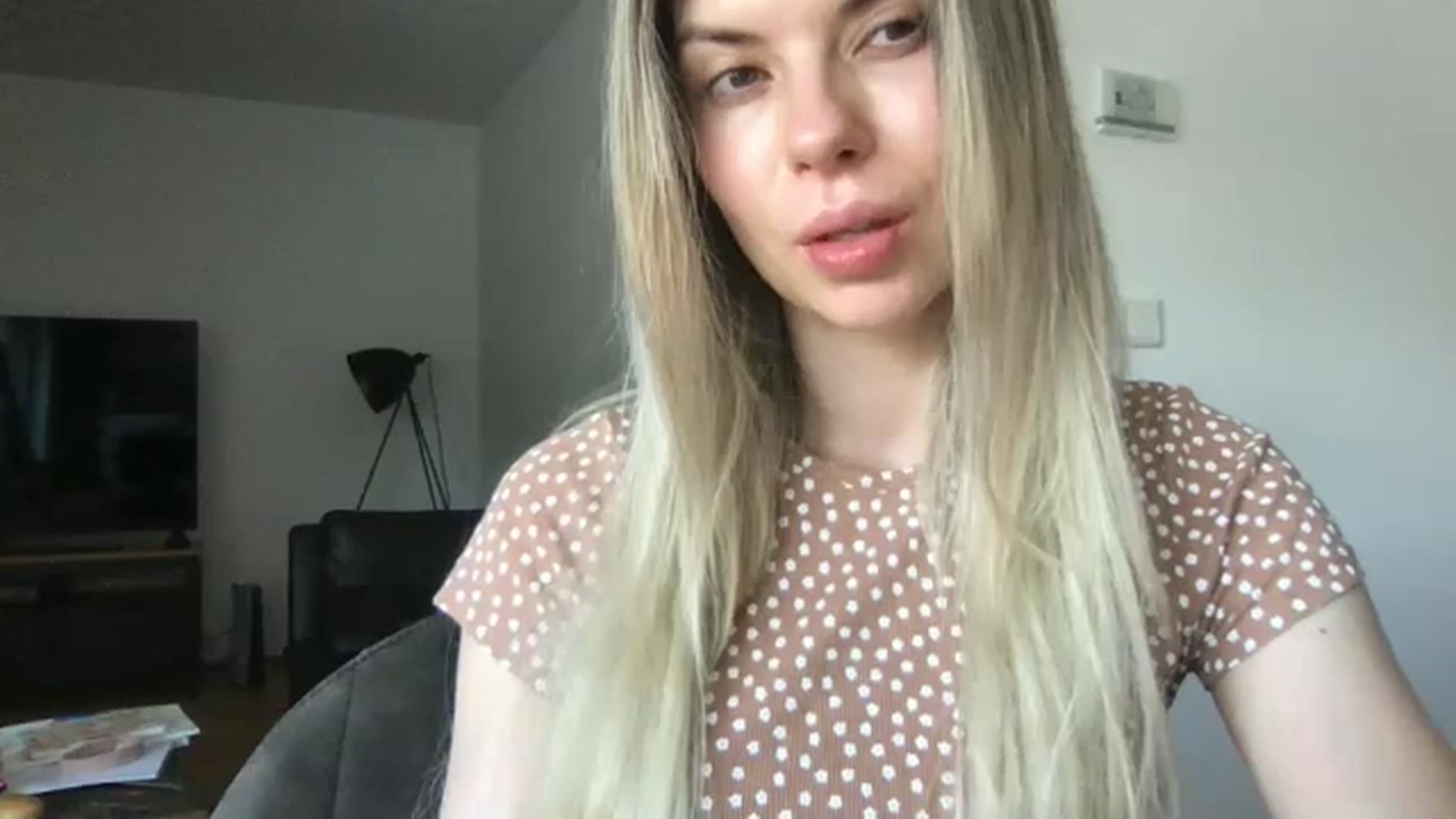Gallery image thumbnail from neverinmylife's myfreecams stream on, 06/18/2024, 12:51 image 8 of 20