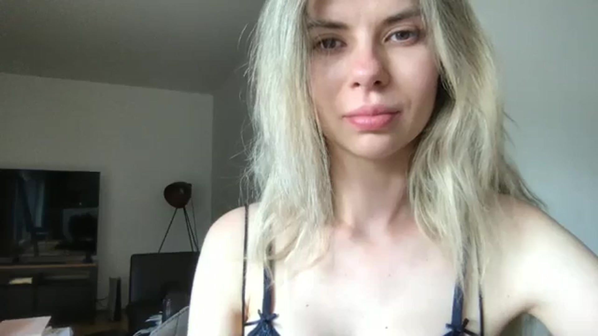 Gallery image thumbnail from neverinmylife's myfreecams stream on, 06/22/2024, 15:22 image 17 of 20