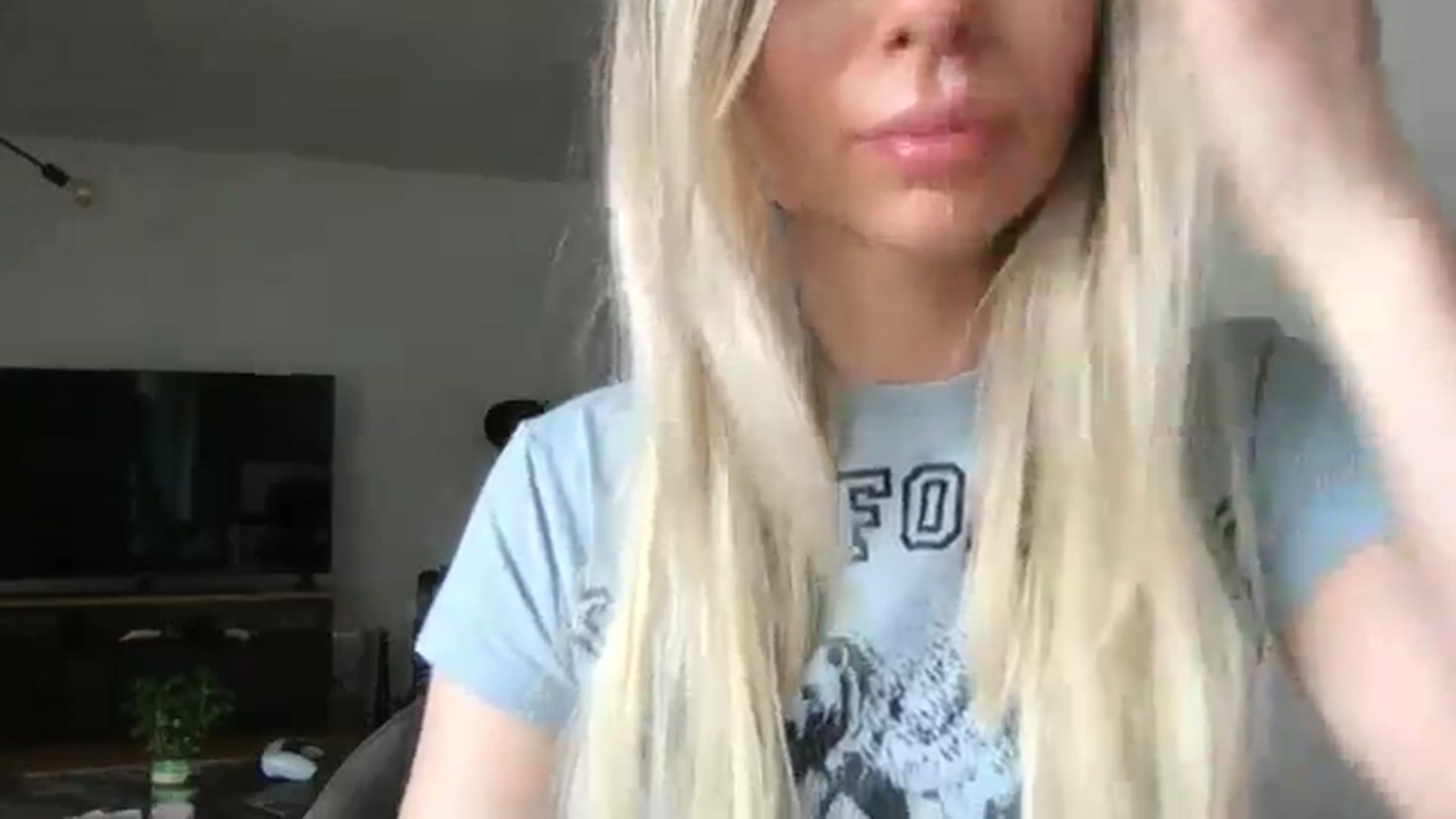Gallery image thumbnail from neverinmylife's myfreecams stream on, 06/30/2024, 10:27 image 18 of 20