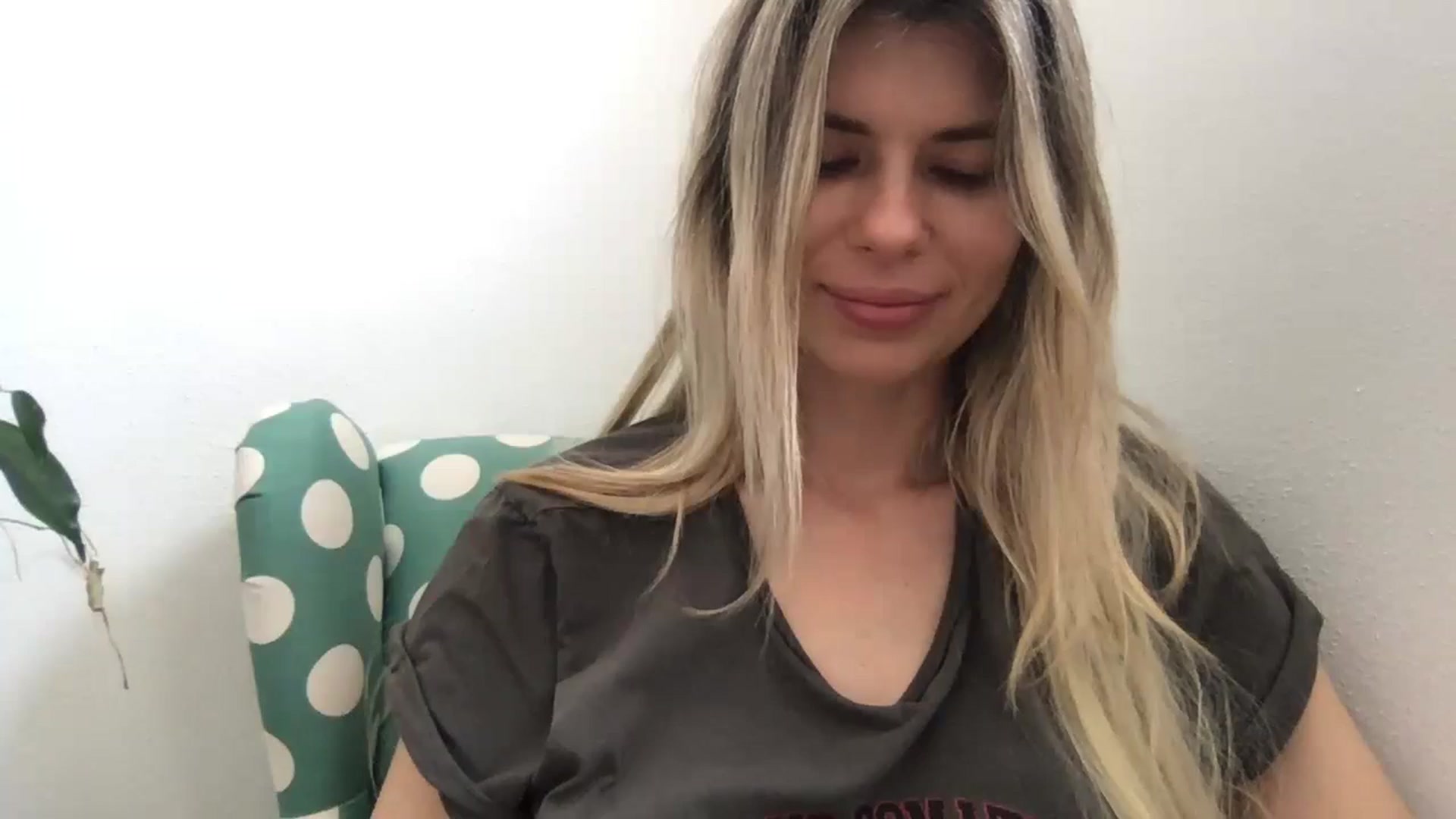 Gallery image thumbnail from neverinmylife's myfreecams stream on, 07/05/2024, 10:02 image 14 of 20