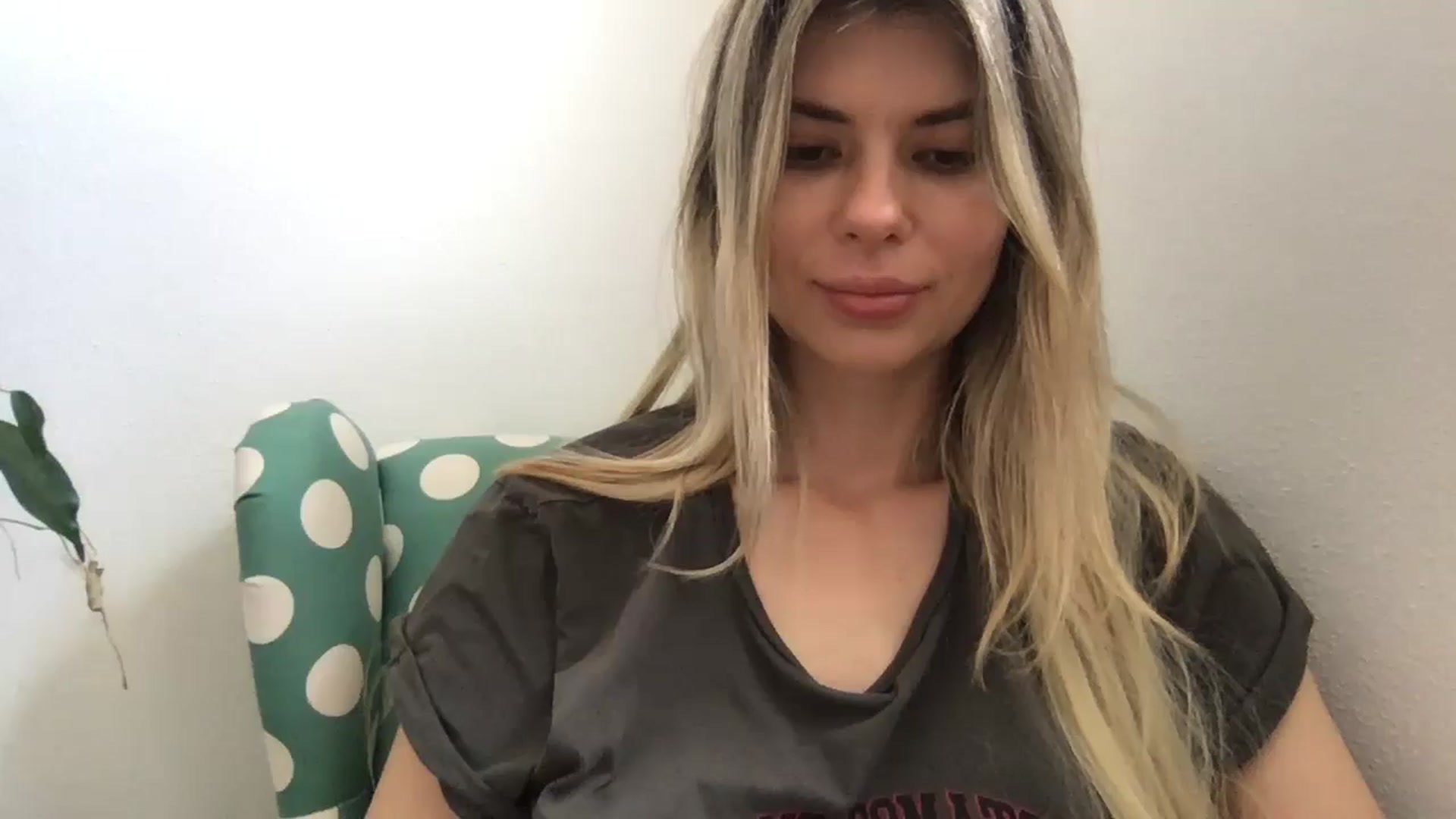 Gallery image thumbnail from neverinmylife's myfreecams stream on, 07/05/2024, 10:02 image 12 of 20