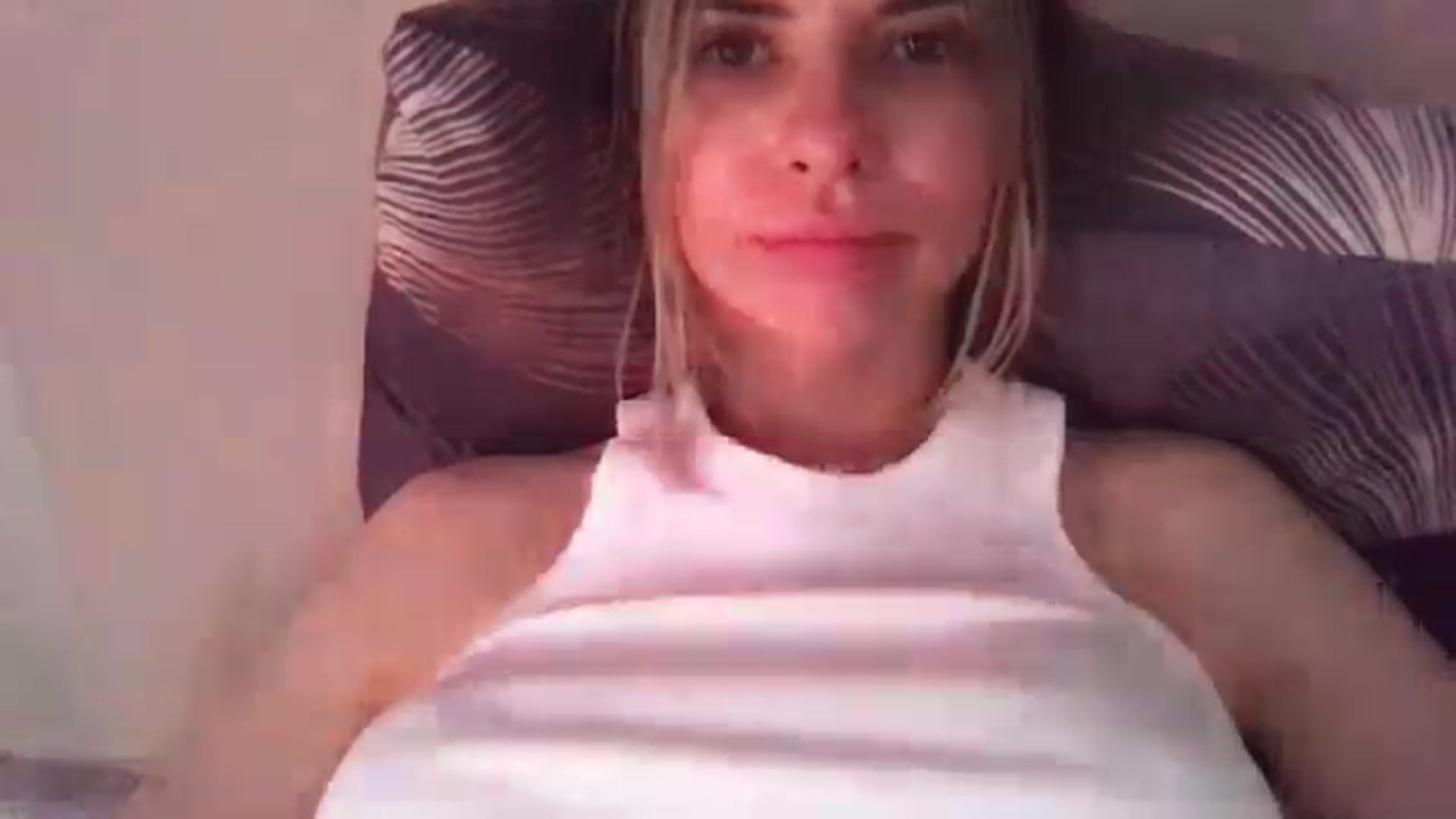 Gallery image thumbnail from neverinmylife's myfreecams stream on, 07/14/2024, 16:29 image 9 of 20