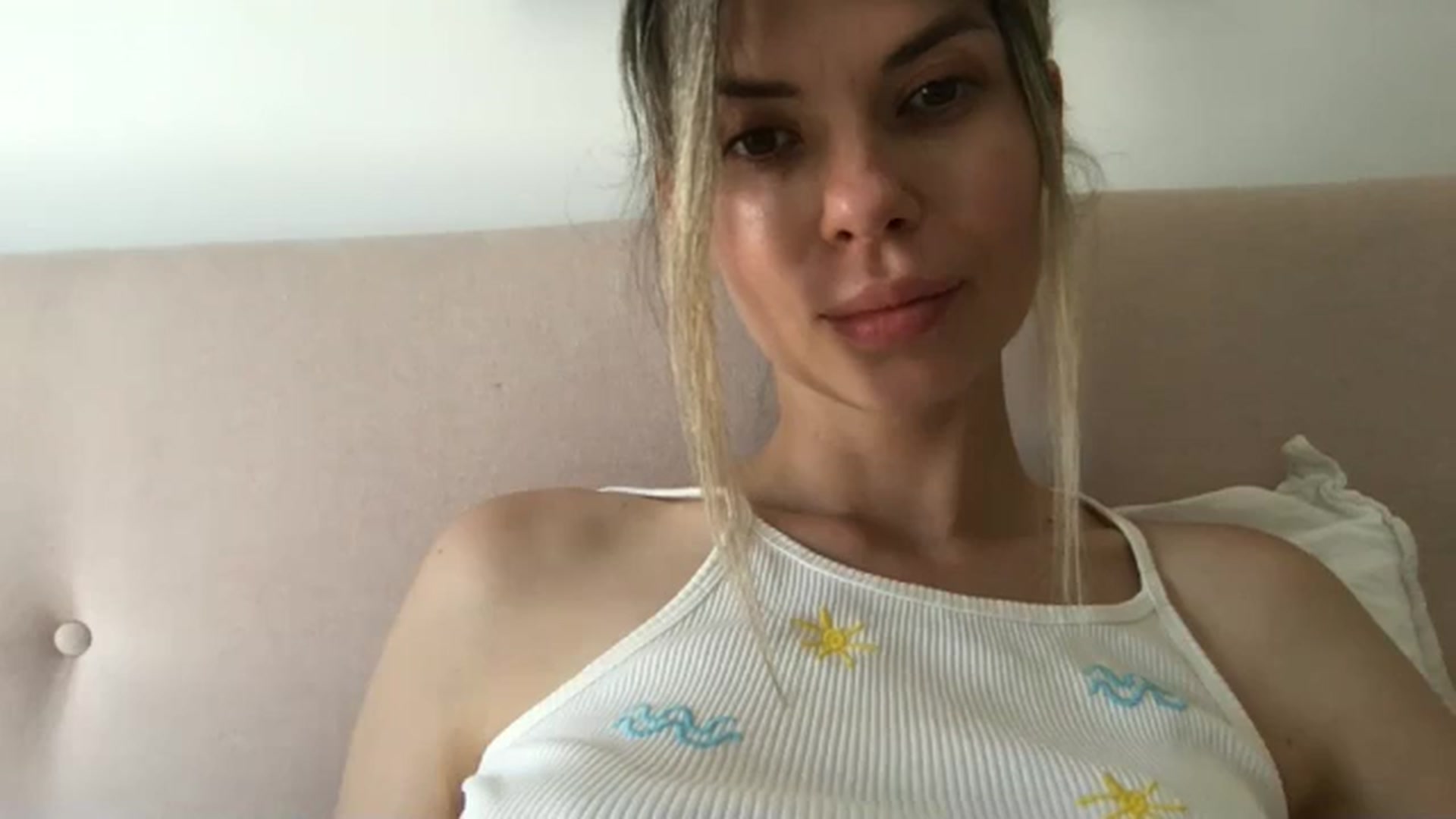 Gallery image thumbnail from neverinmylife's myfreecams stream on, 07/17/2024, 13:49 image 16 of 20