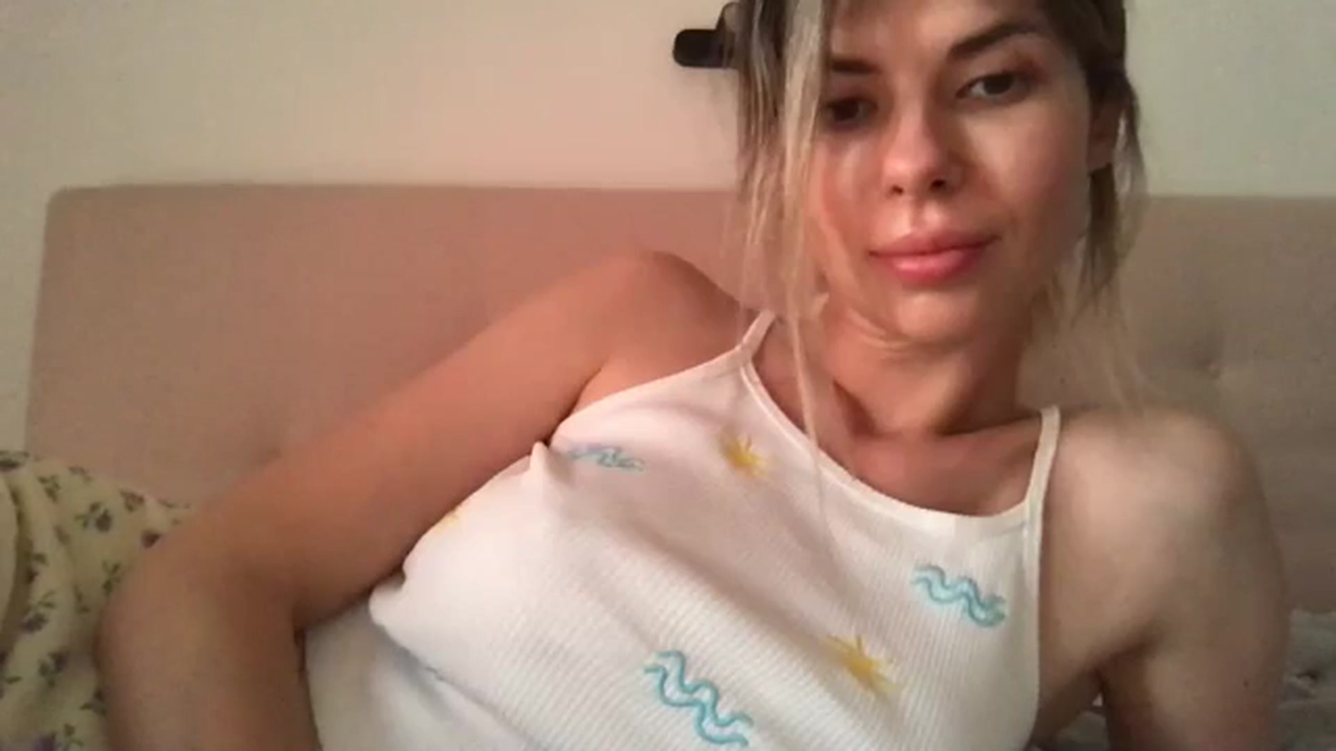Gallery image thumbnail from neverinmylife's myfreecams stream on, 07/17/2024, 16:19 image 19 of 20