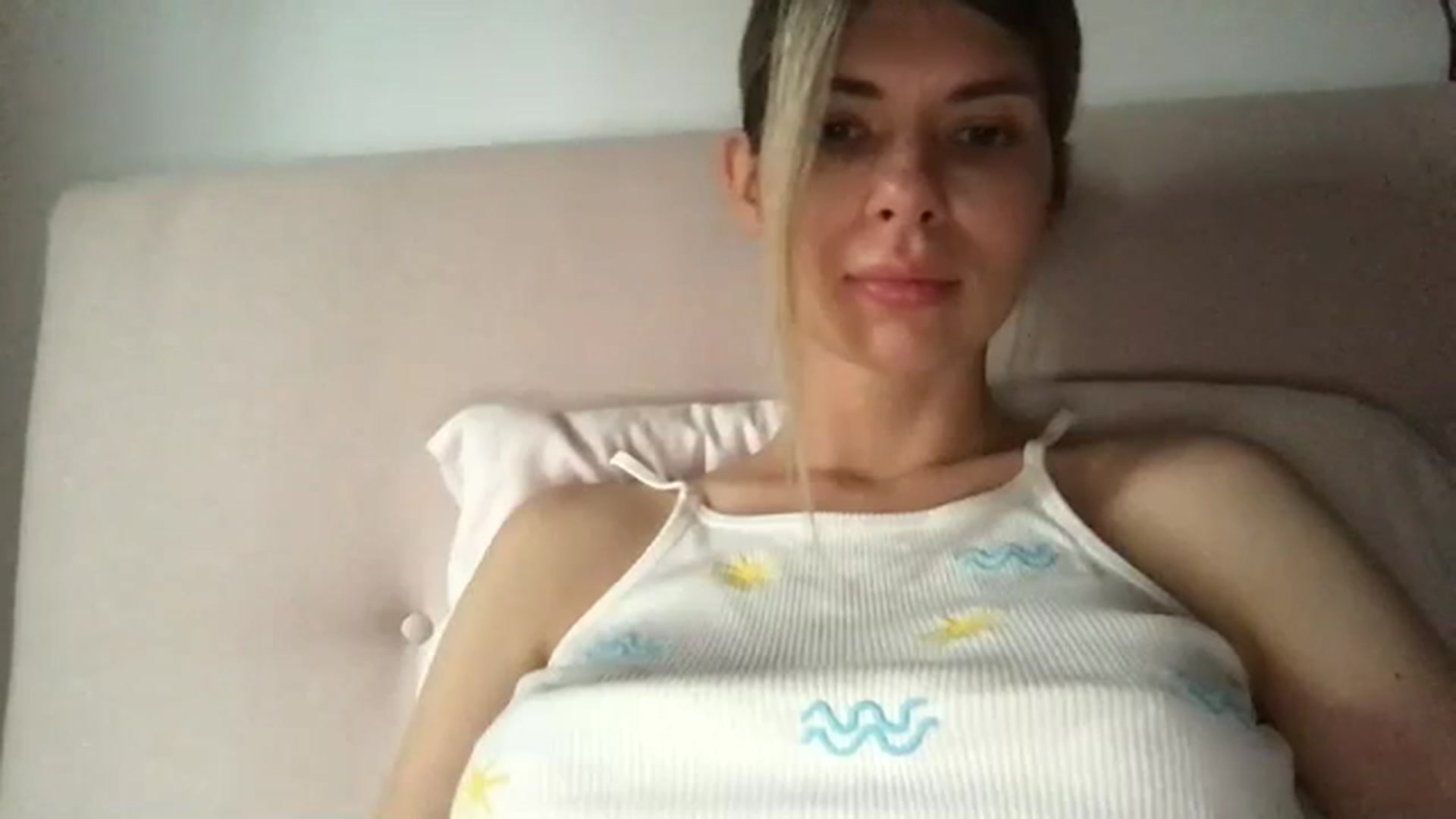 Gallery image thumbnail from neverinmylife's myfreecams stream on, 07/18/2024, 11:35 image 14 of 20