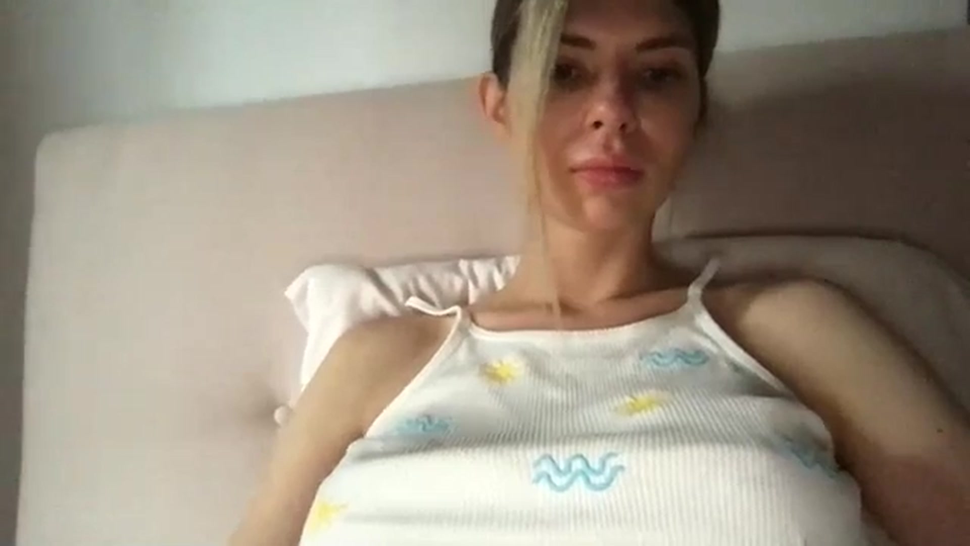 Gallery image thumbnail from neverinmylife's myfreecams stream on, 07/18/2024, 11:35 image 10 of 20