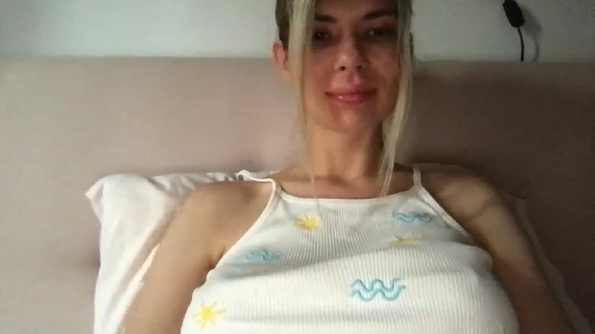 Gallery image thumbnail from neverinmylife's myfreecams stream on, 07/18/2024, 11:35 image 20 of 20