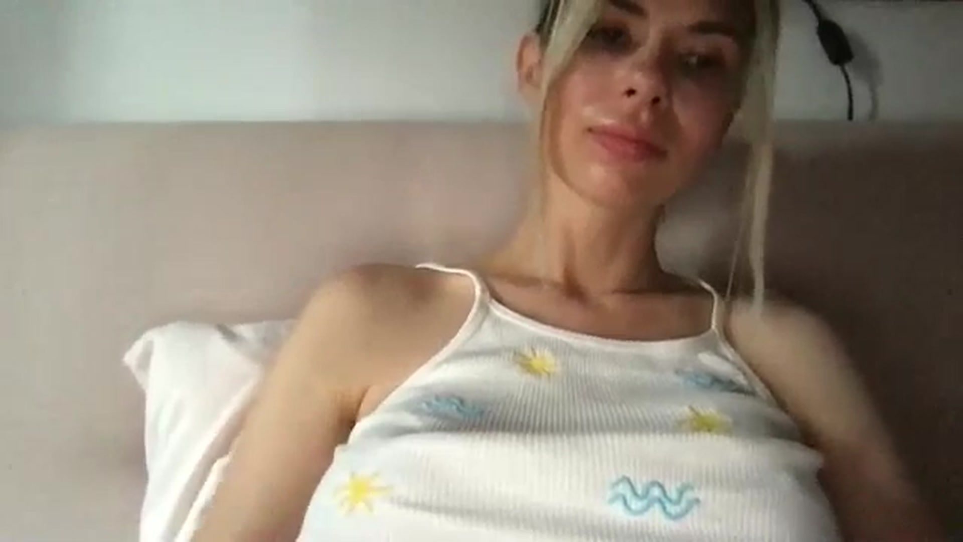 Gallery image thumbnail from neverinmylife's myfreecams stream on, 07/18/2024, 12:02 image 10 of 20