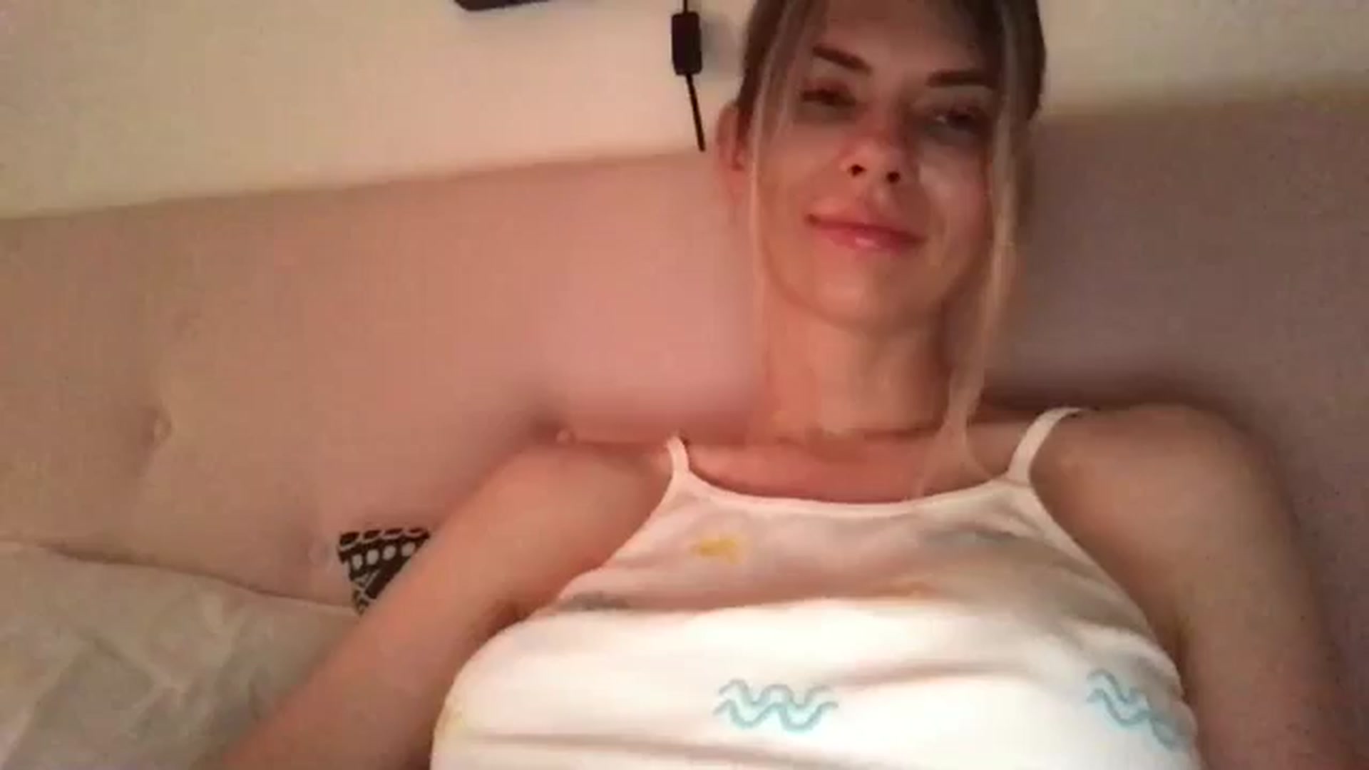 Gallery image thumbnail from neverinmylife's myfreecams stream on, 07/19/2024, 18:49 image 1 of 20