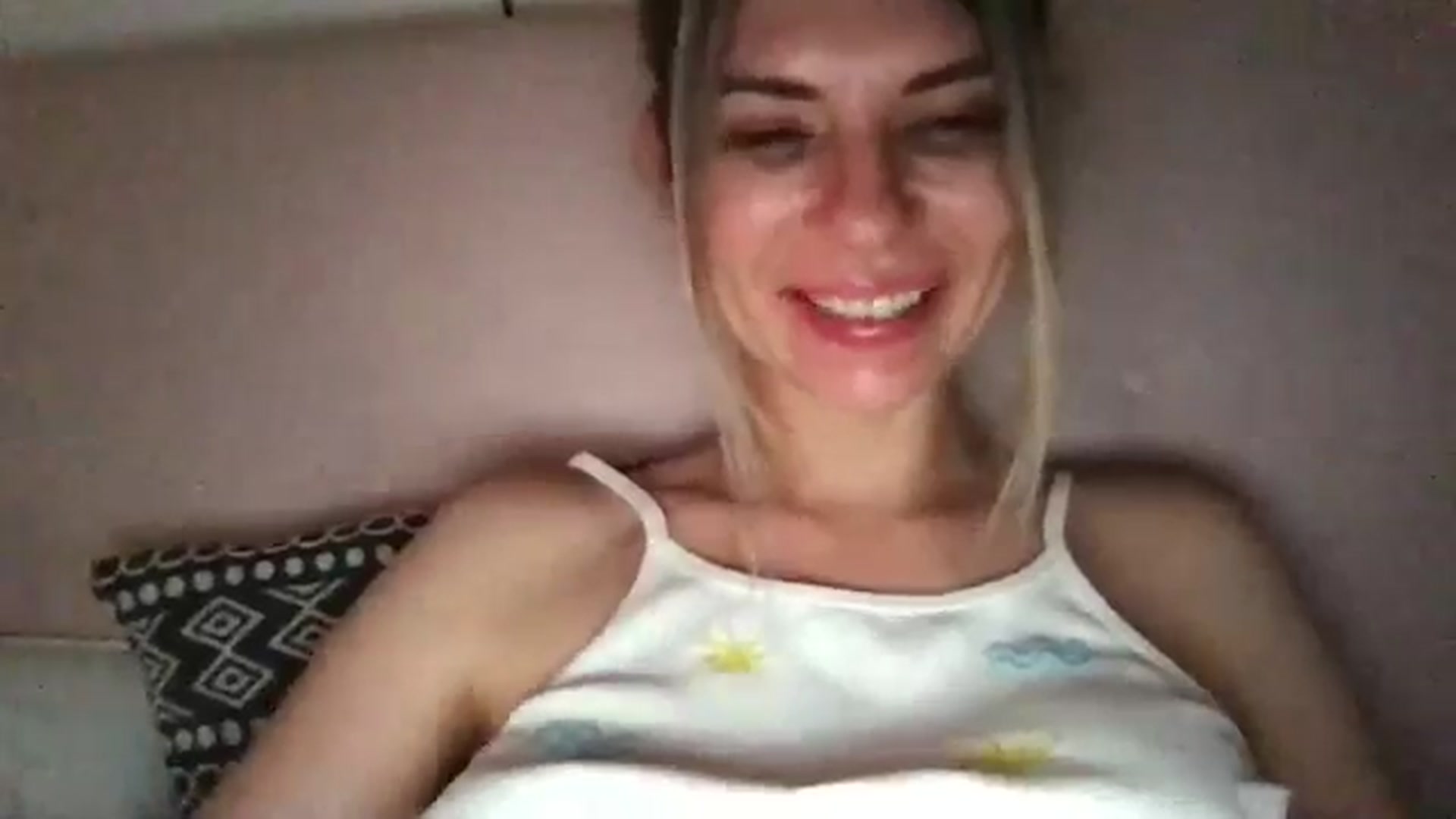 Gallery image thumbnail from neverinmylife's myfreecams stream on, 07/19/2024, 18:49 image 15 of 20
