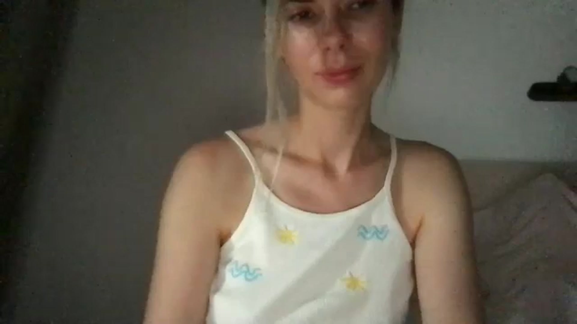 Gallery image thumbnail from neverinmylife's myfreecams stream on, 07/19/2024, 19:32 image 19 of 20