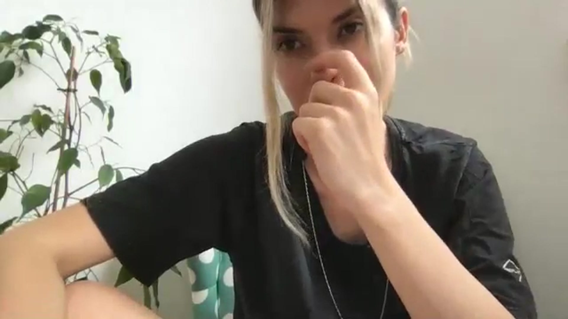 Gallery image thumbnail from neverinmylife's myfreecams stream on, 07/22/2024, 10:48 image 9 of 20