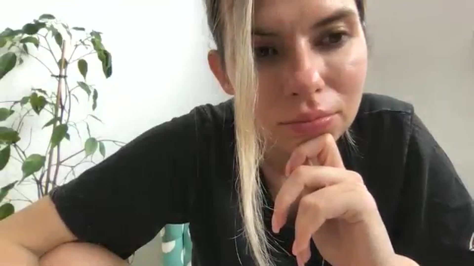 Gallery image thumbnail from neverinmylife's myfreecams stream on, 07/22/2024, 10:48 image 17 of 20