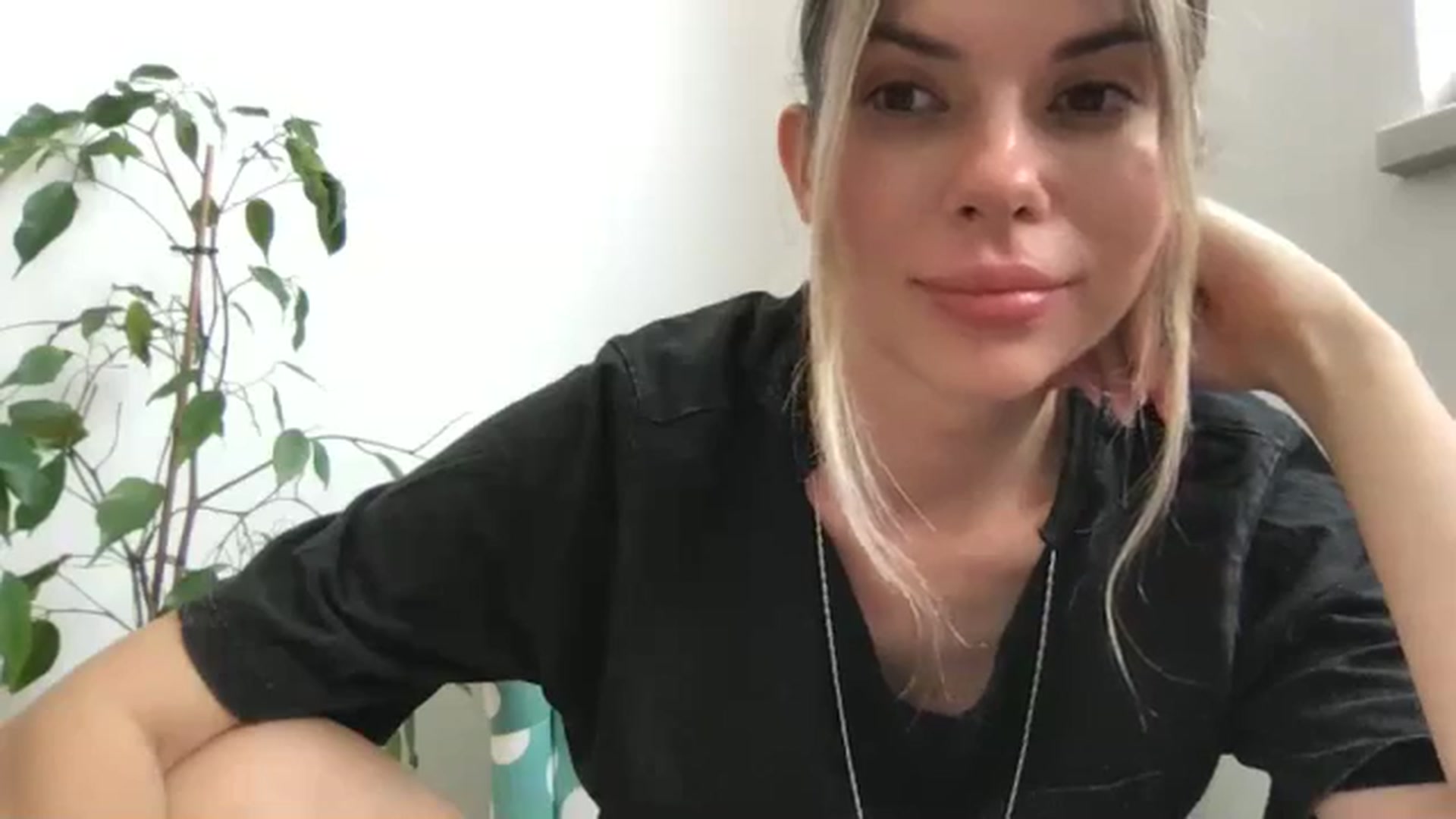 Gallery image thumbnail from neverinmylife's myfreecams stream on, 07/22/2024, 10:48 image 3 of 20