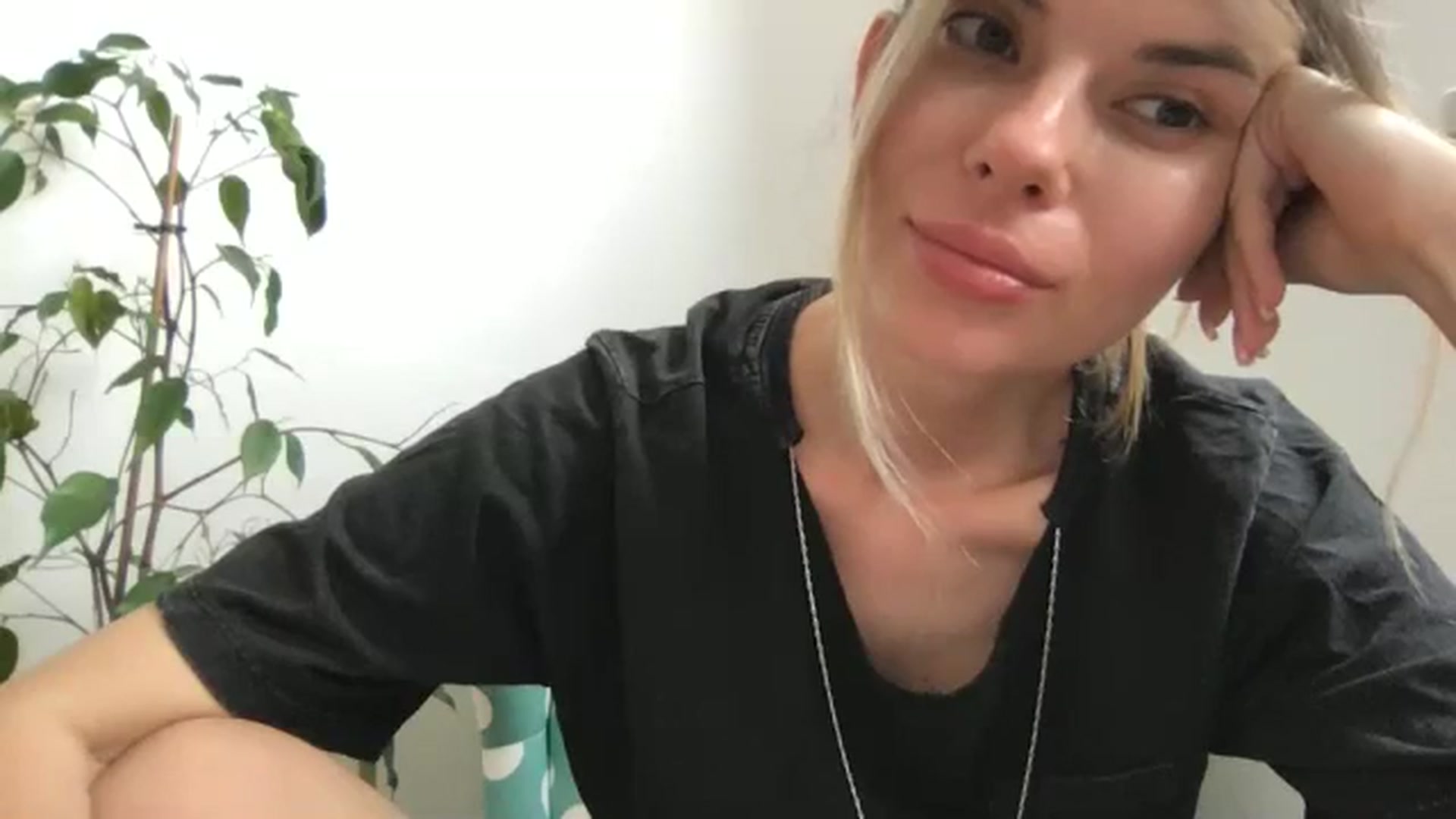 Gallery image thumbnail from neverinmylife's myfreecams stream on, 07/22/2024, 10:48 image 5 of 20