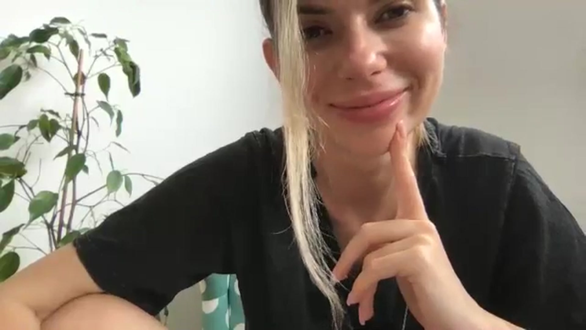 Gallery image thumbnail from neverinmylife's myfreecams stream on, 07/22/2024, 10:48 image 13 of 20
