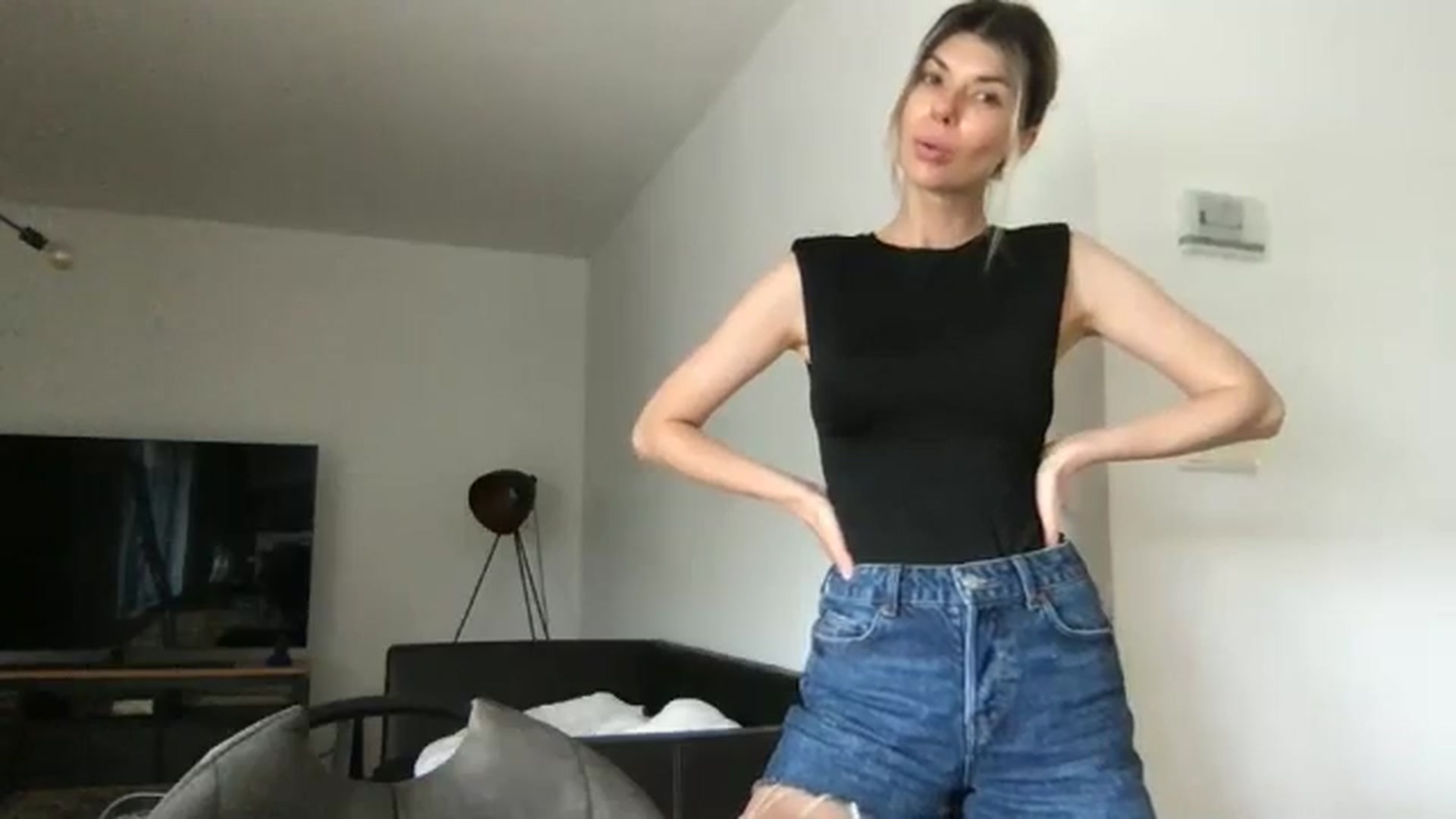Gallery image thumbnail from neverinmylife's myfreecams stream on, 07/23/2024, 10:00 image 4 of 20