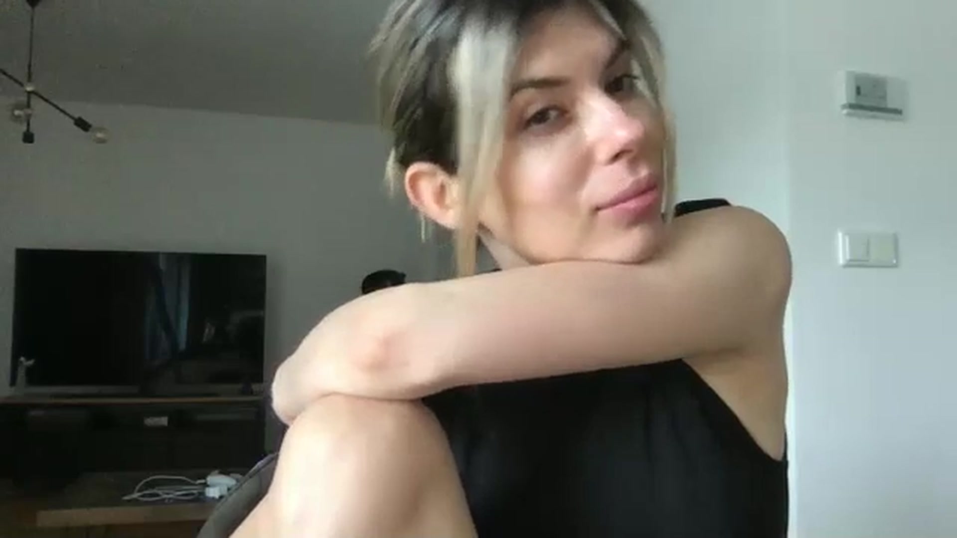Gallery image thumbnail from neverinmylife's myfreecams stream on, 07/23/2024, 10:00 image 8 of 20