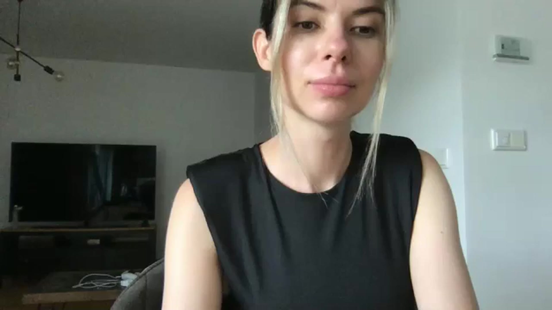 Gallery image thumbnail from neverinmylife's myfreecams stream on, 07/23/2024, 10:00 image 12 of 20