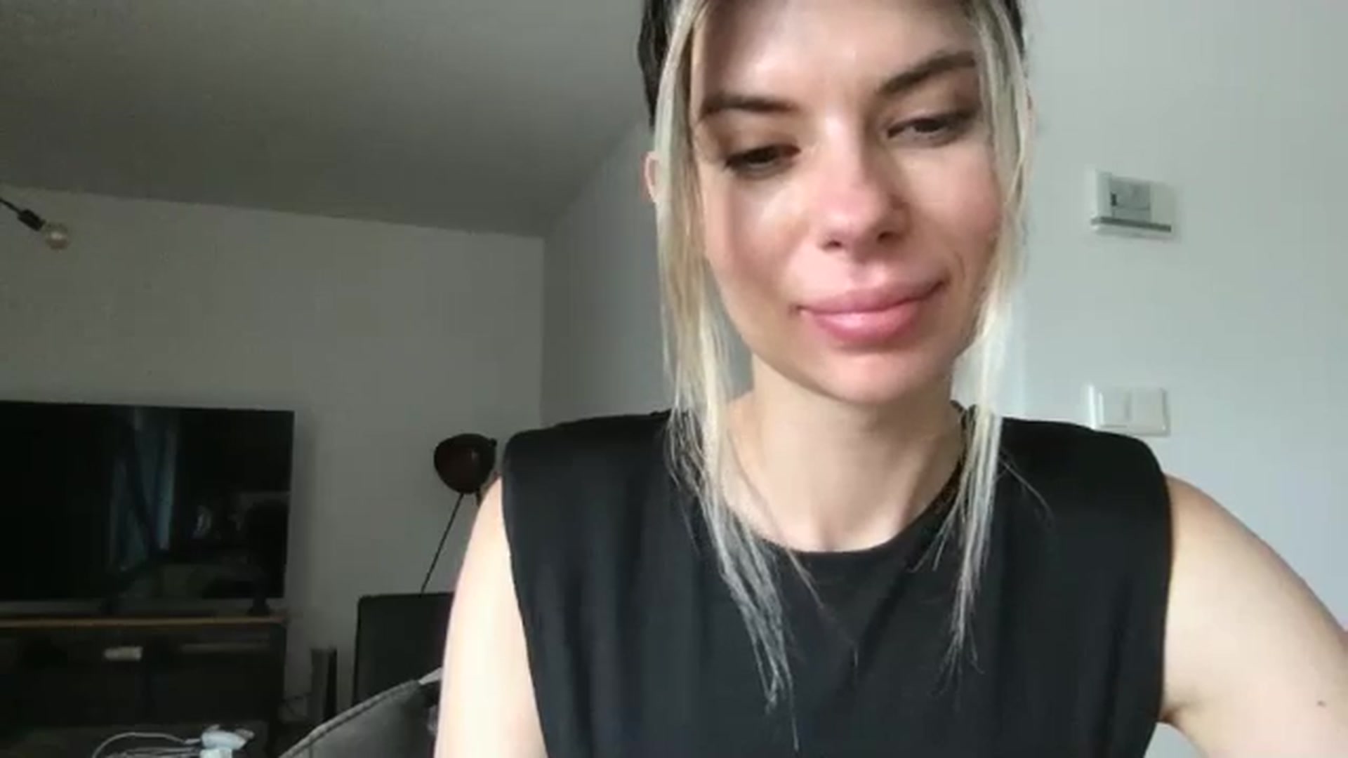 Gallery image thumbnail from neverinmylife's myfreecams stream on, 07/23/2024, 10:00 image 3 of 20