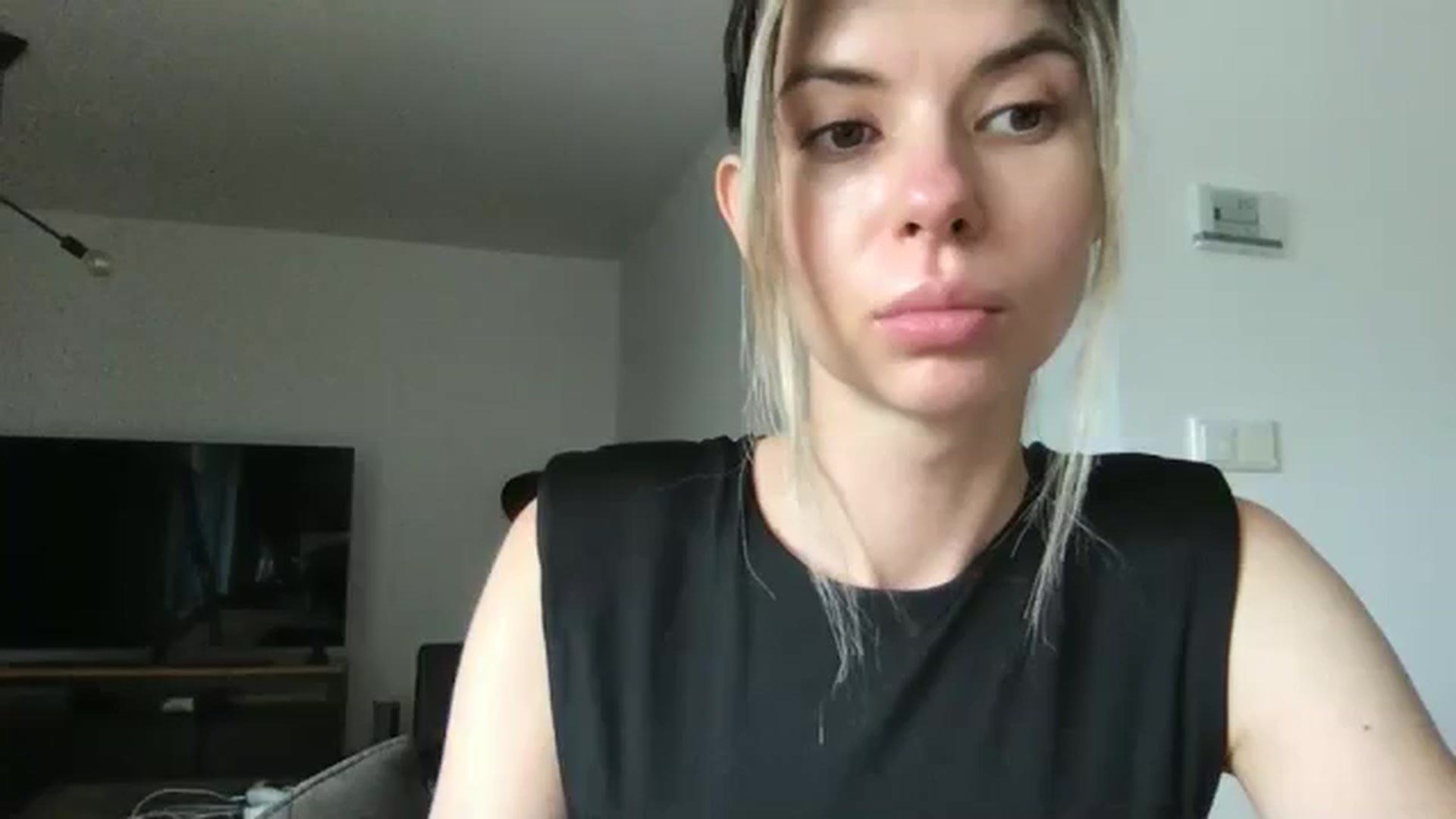 Gallery image thumbnail from neverinmylife's myfreecams stream on, 07/23/2024, 10:00 image 1 of 20