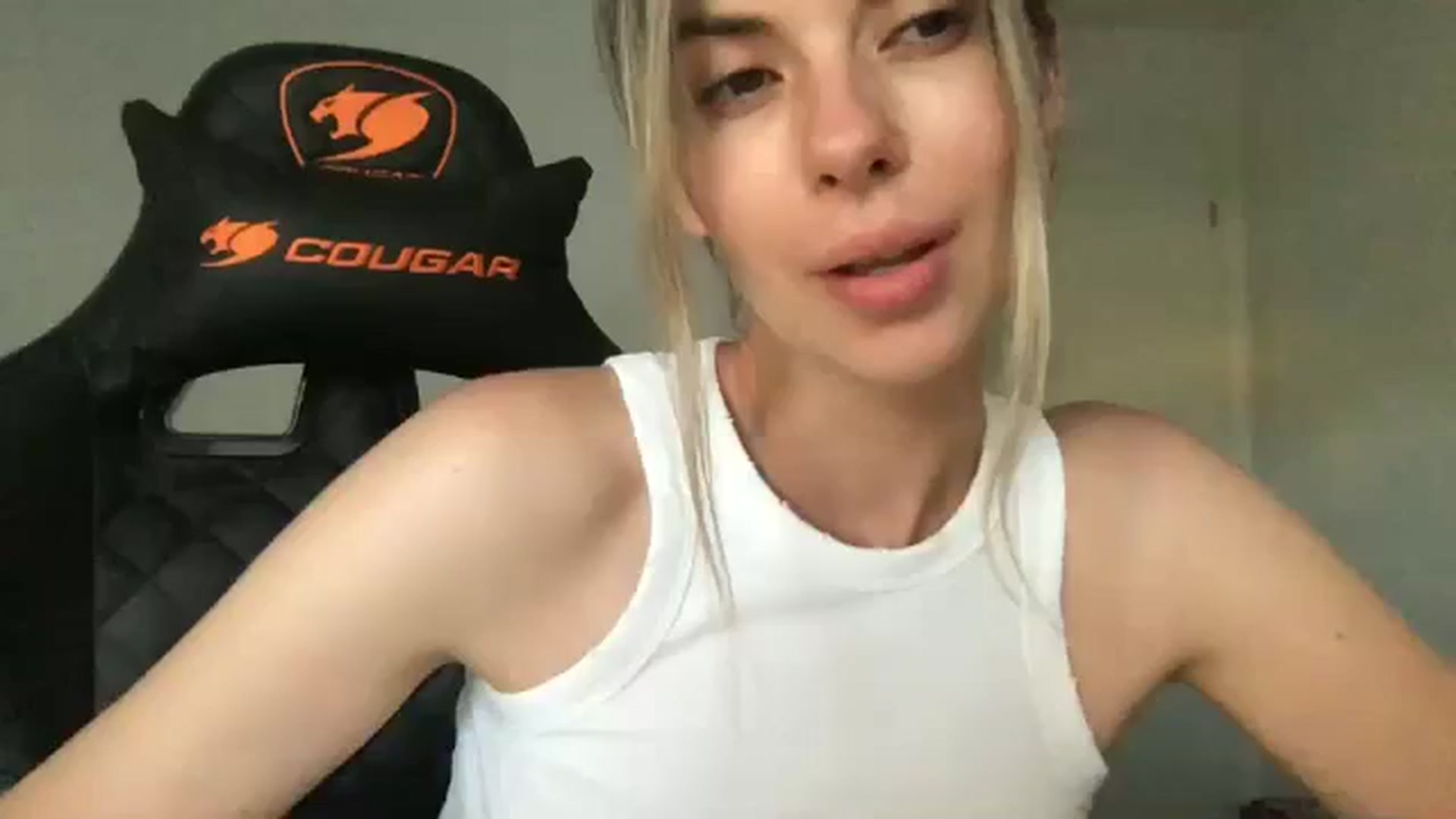 Gallery image thumbnail from neverinmylife's myfreecams stream on, 07/28/2024, 18:40 image 15 of 20