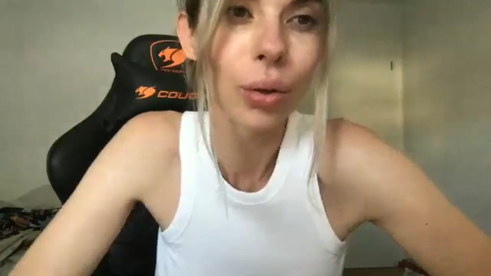 Gallery image thumbnail from neverinmylife's myfreecams stream on, 07/28/2024, 18:40 image 6 of 20