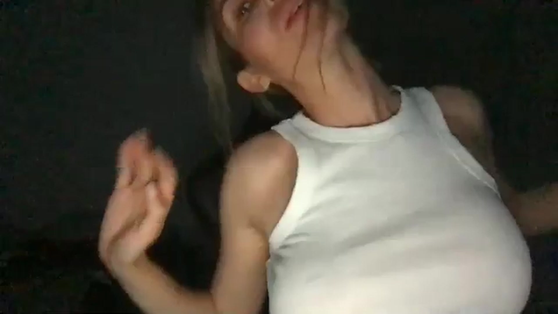 Gallery image thumbnail from neverinmylife's myfreecams stream on, 07/28/2024, 19:27 image 16 of 20