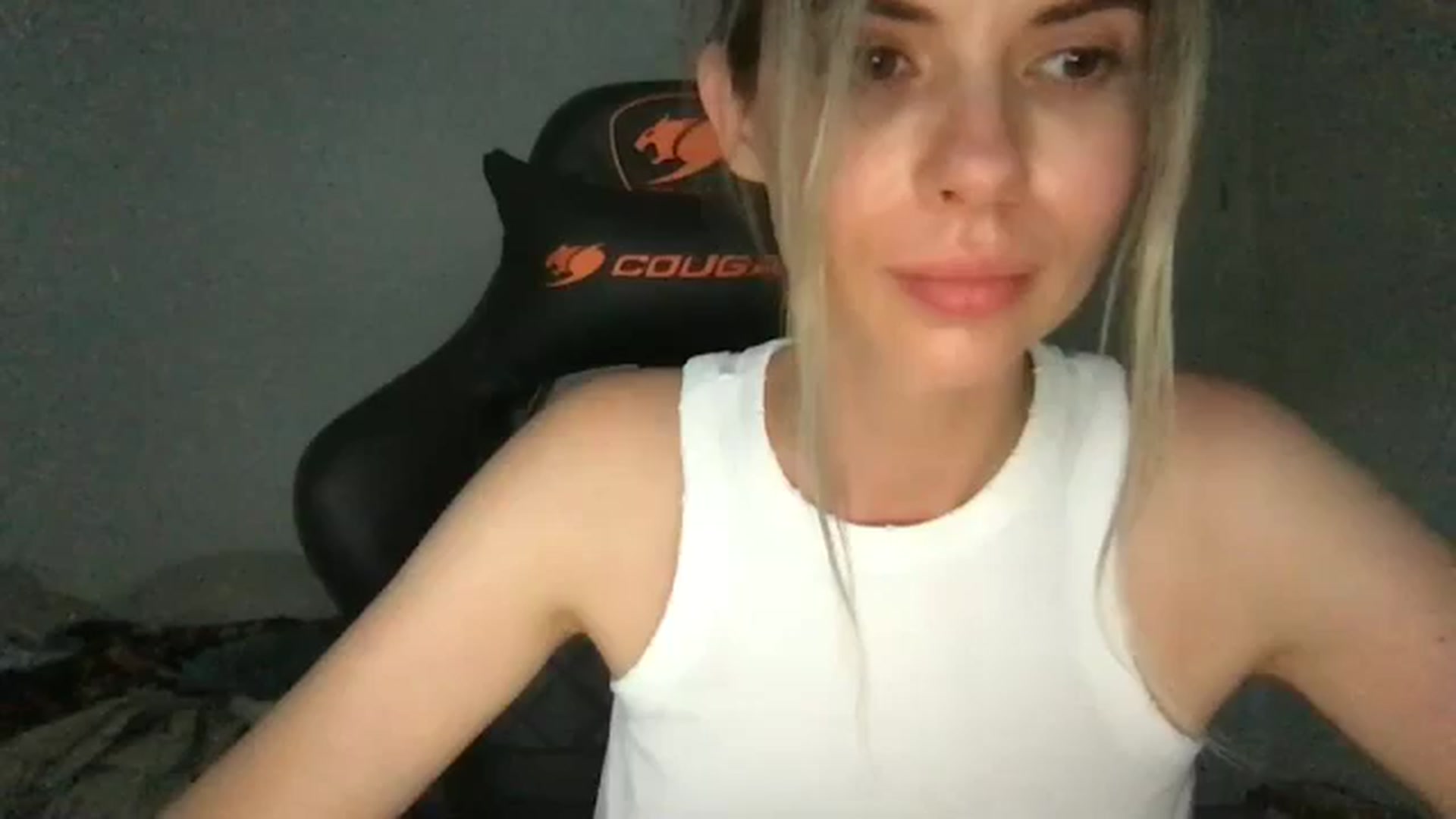 Gallery image thumbnail from neverinmylife's myfreecams stream on, 07/28/2024, 19:27 image 3 of 20