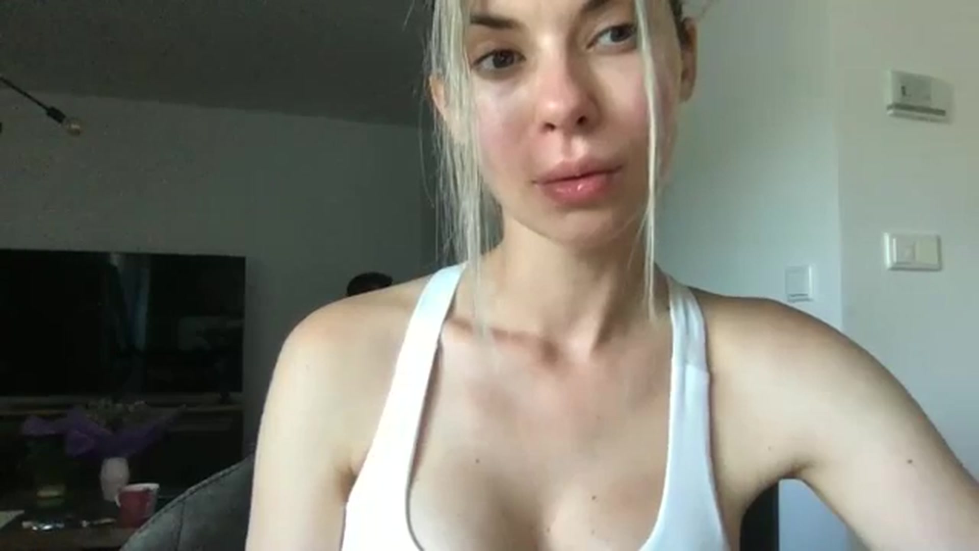 Gallery image thumbnail from neverinmylife's myfreecams stream on, 07/29/2024, 10:06 image 6 of 20