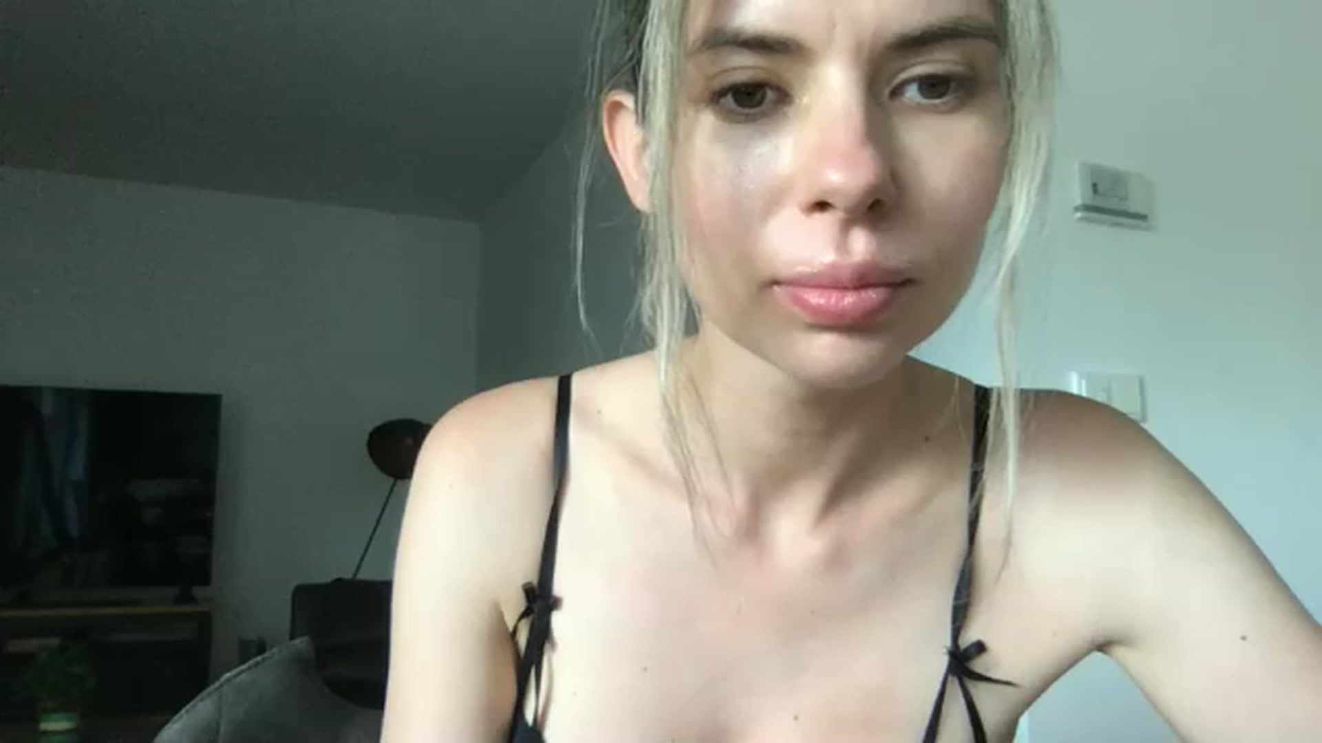Gallery image thumbnail from neverinmylife's myfreecams stream on, 07/30/2024, 10:15 image 16 of 20
