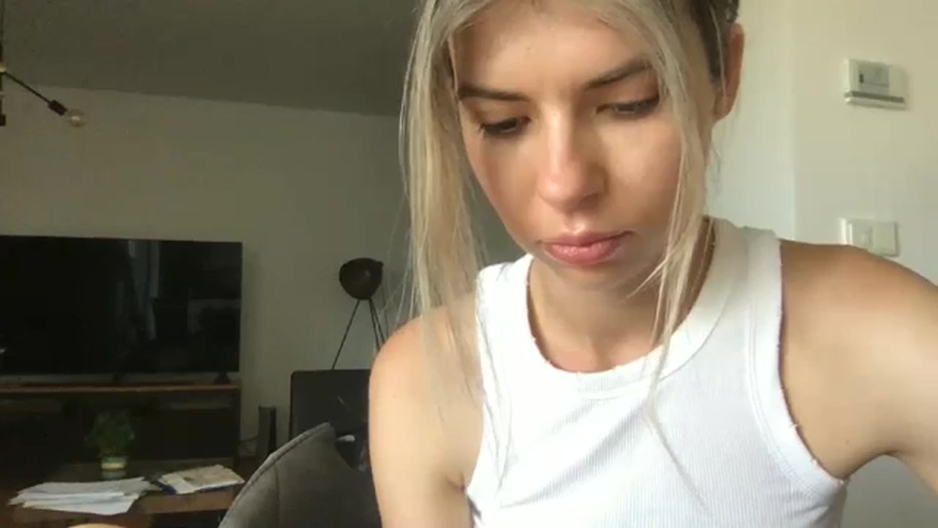Gallery image thumbnail from neverinmylife's myfreecams stream on, 07/31/2024, 11:04 image 16 of 20