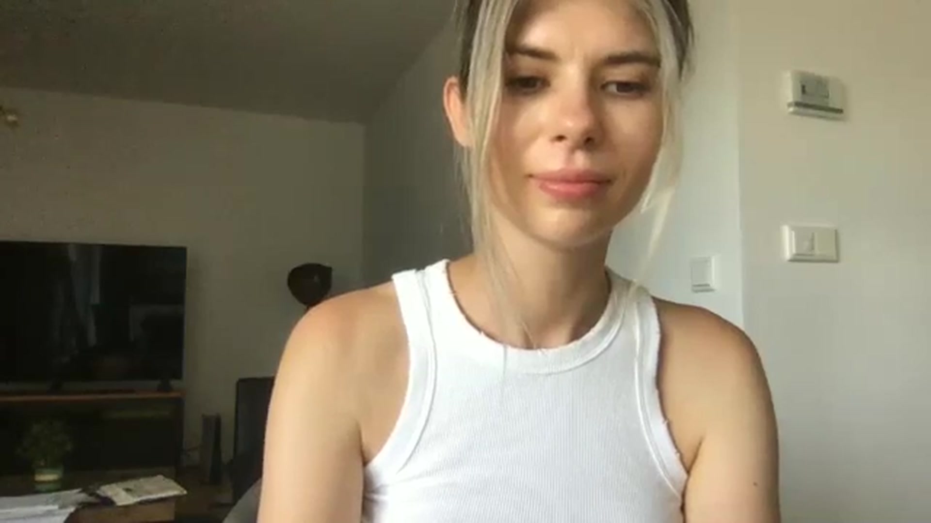 Gallery image thumbnail from neverinmylife's myfreecams stream on, 07/31/2024, 12:36 image 3 of 20