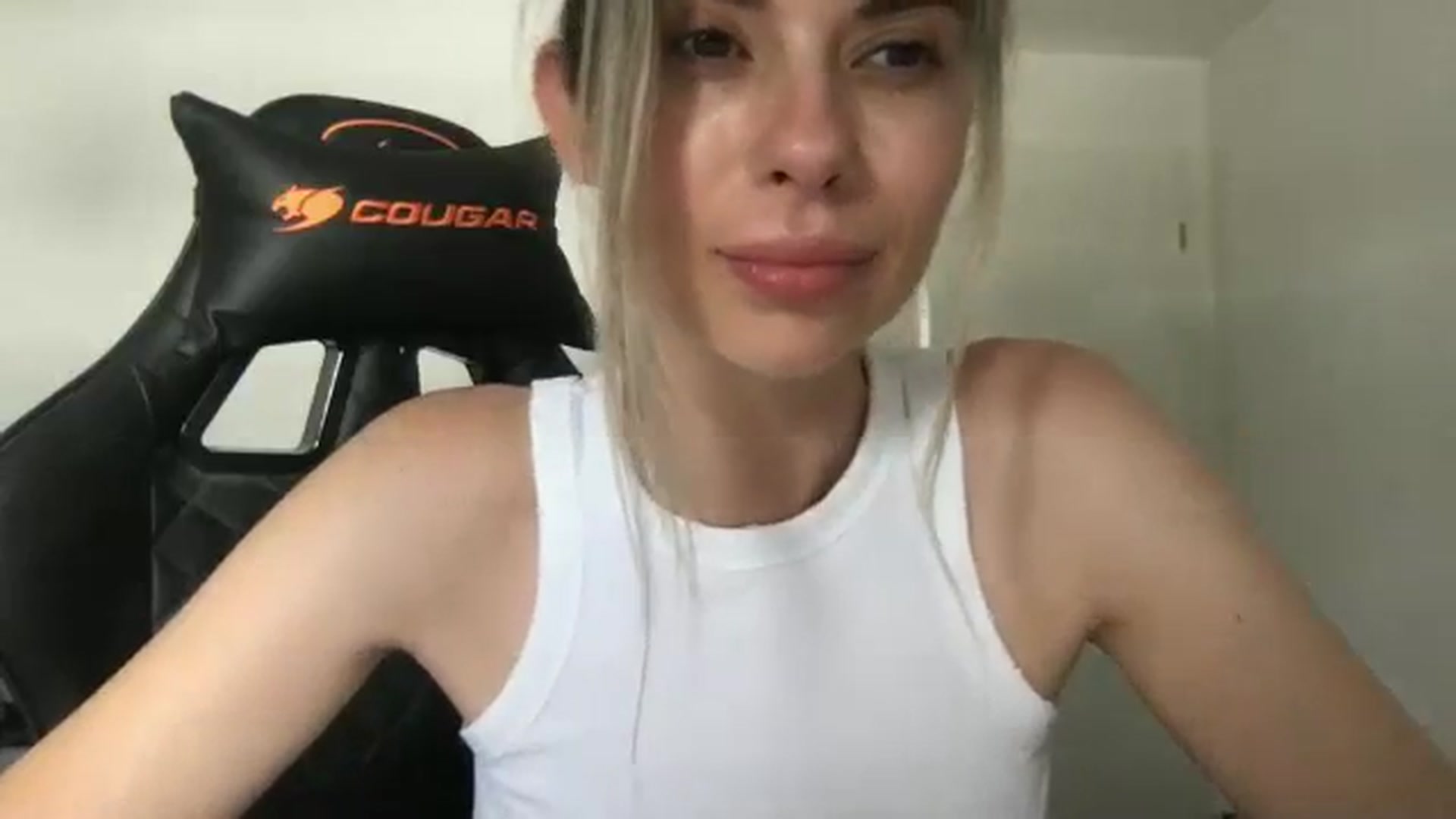 Gallery image thumbnail from neverinmylife's myfreecams stream on, 07/31/2024, 12:36 image 9 of 20