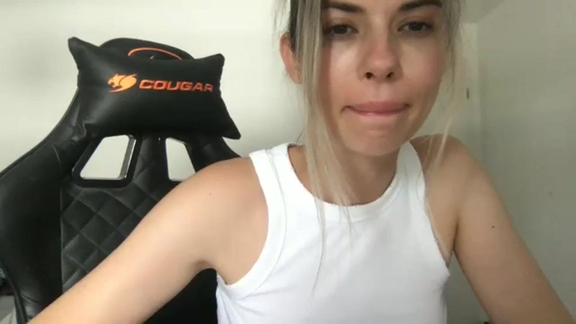 Gallery image thumbnail from neverinmylife's myfreecams stream on, 07/31/2024, 12:36 image 7 of 20