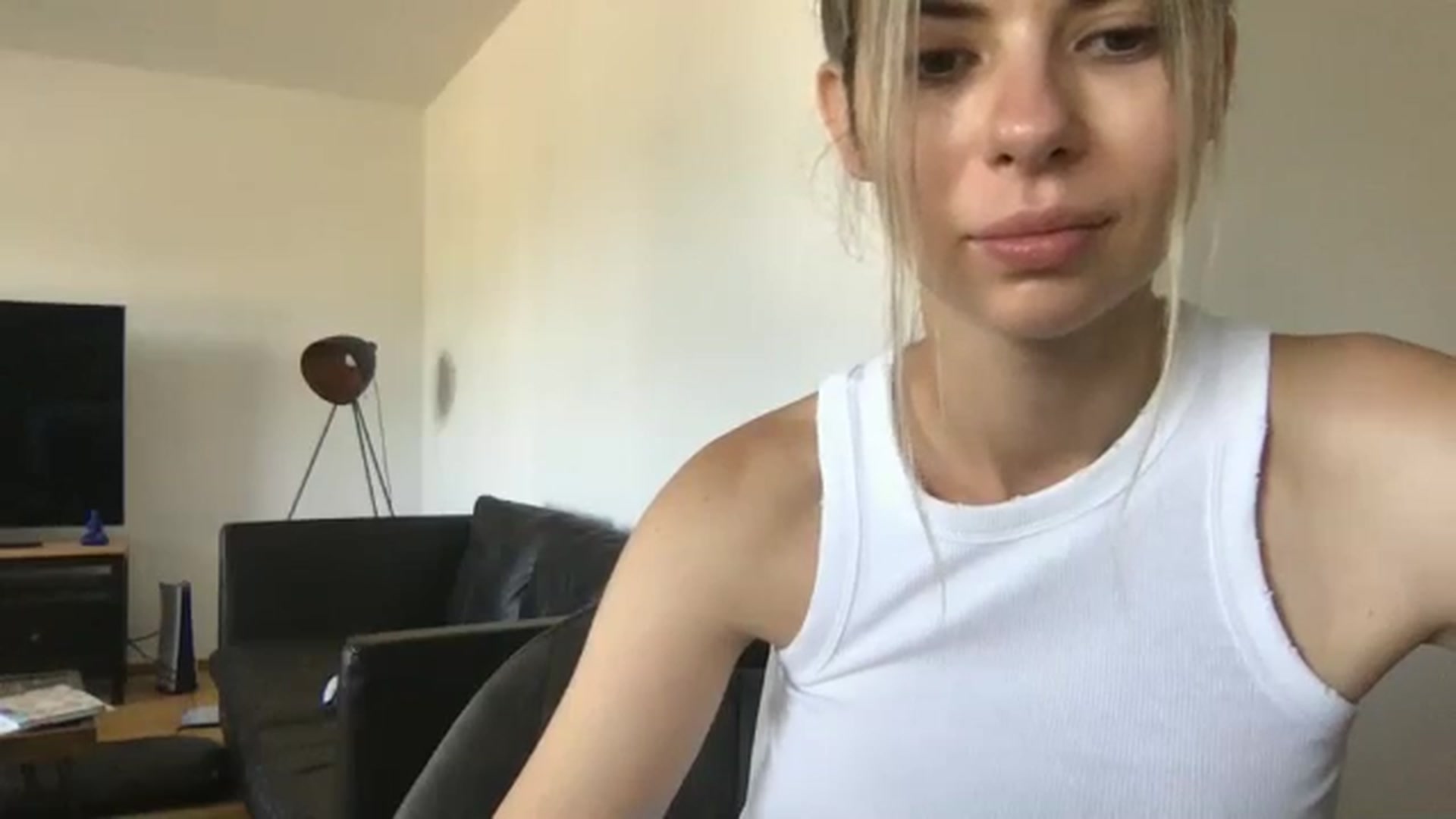 Gallery image thumbnail from neverinmylife's myfreecams stream on, 08/01/2024, 08:40 image 13 of 20
