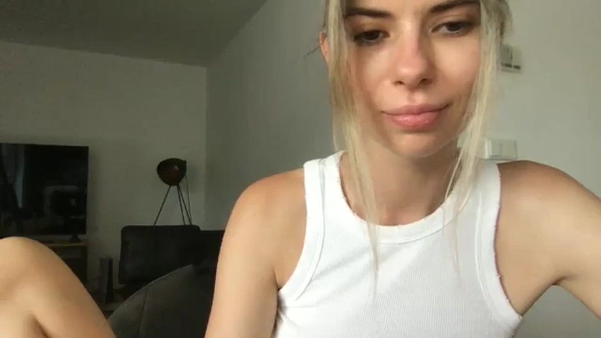 Gallery image thumbnail from neverinmylife's myfreecams stream on, 08/02/2024, 13:05 image 4 of 20