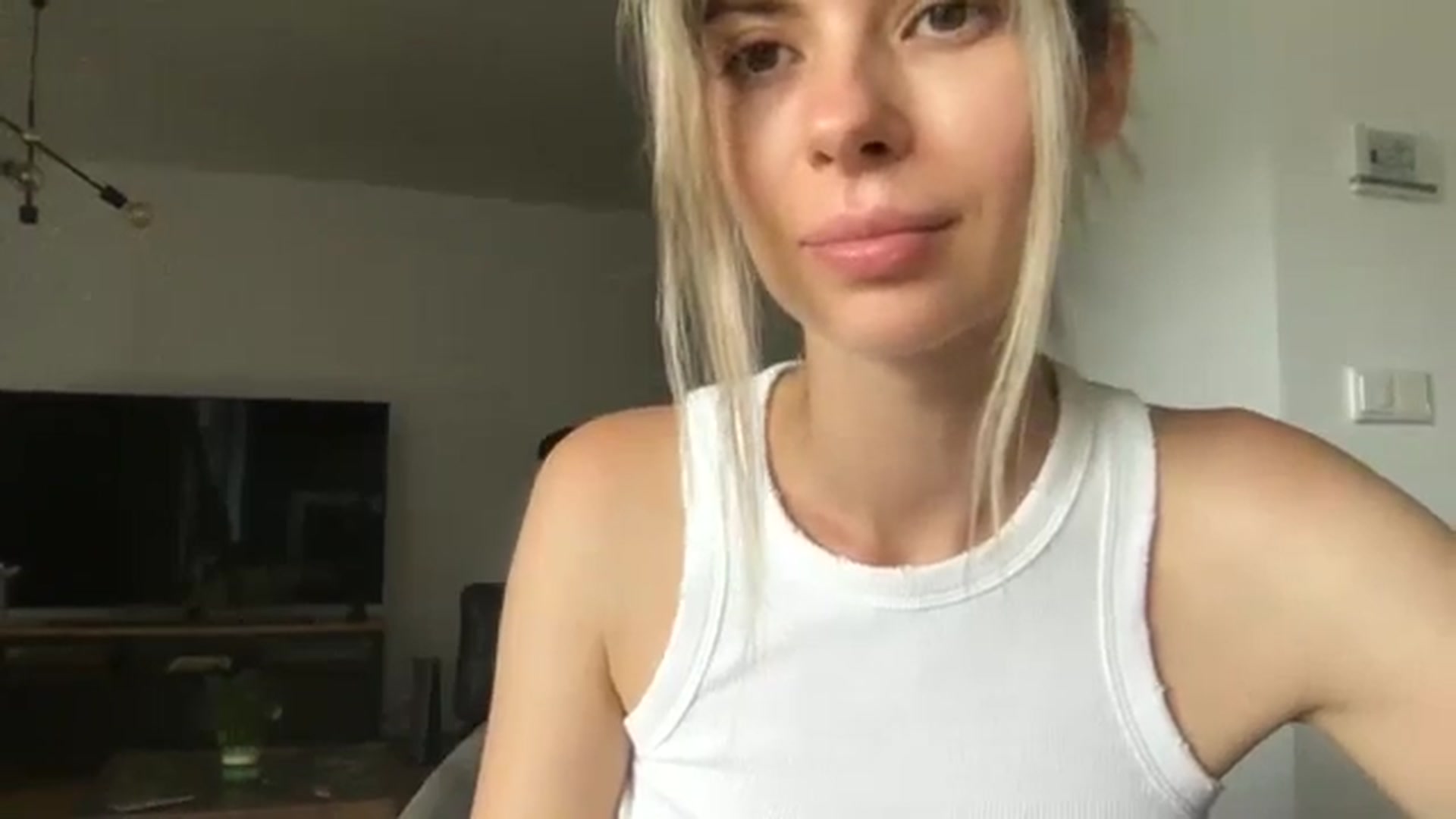 Gallery image thumbnail from neverinmylife's myfreecams stream on, 08/02/2024, 13:05 image 8 of 20