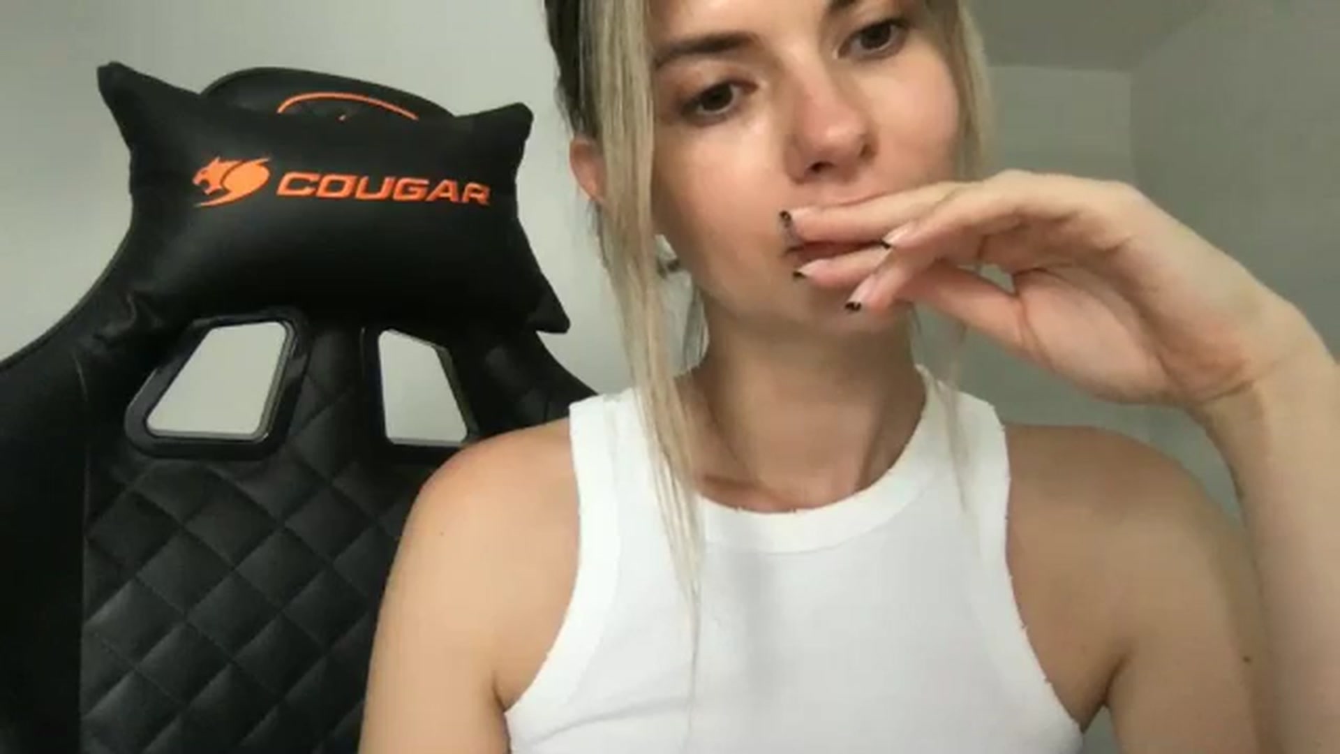 Gallery image thumbnail from neverinmylife's myfreecams stream on, 08/02/2024, 15:25 image 3 of 20